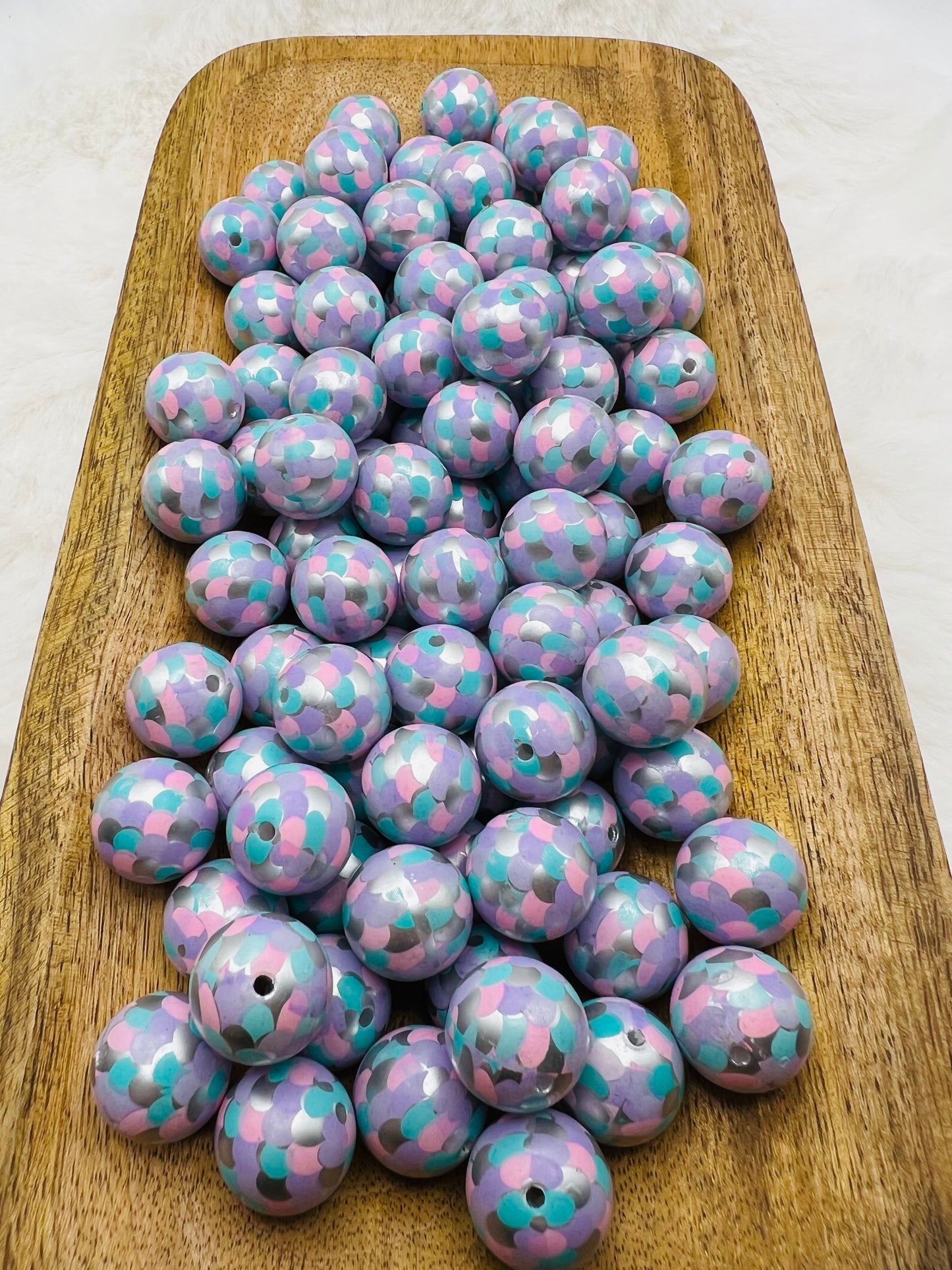 Mermaid scales 20mm bubblegum beads