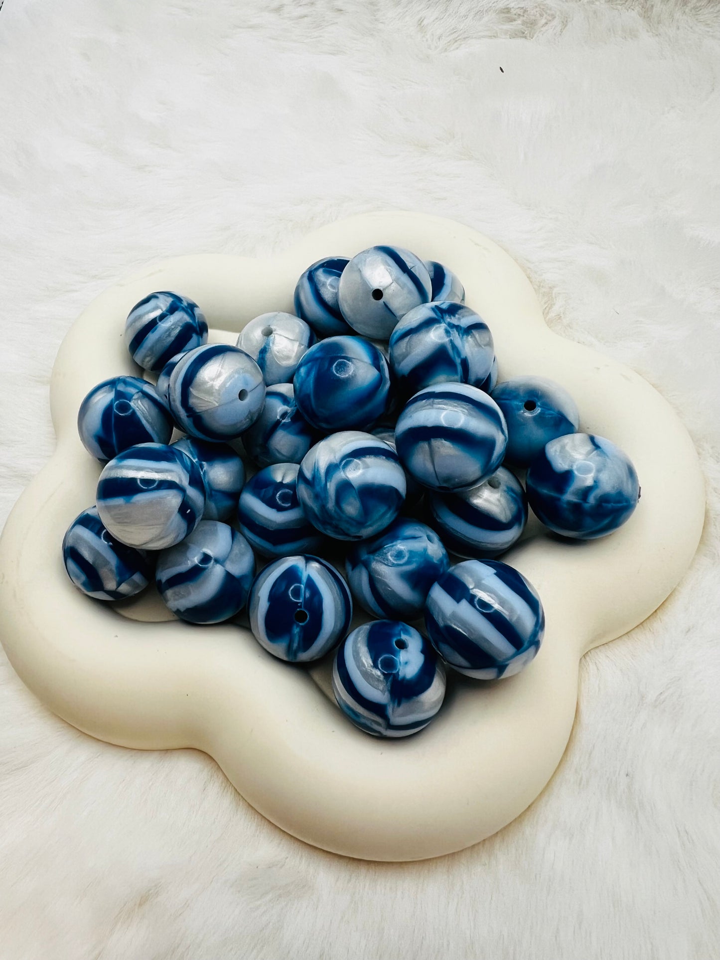19mm deep blue shiny swirl silicone beads