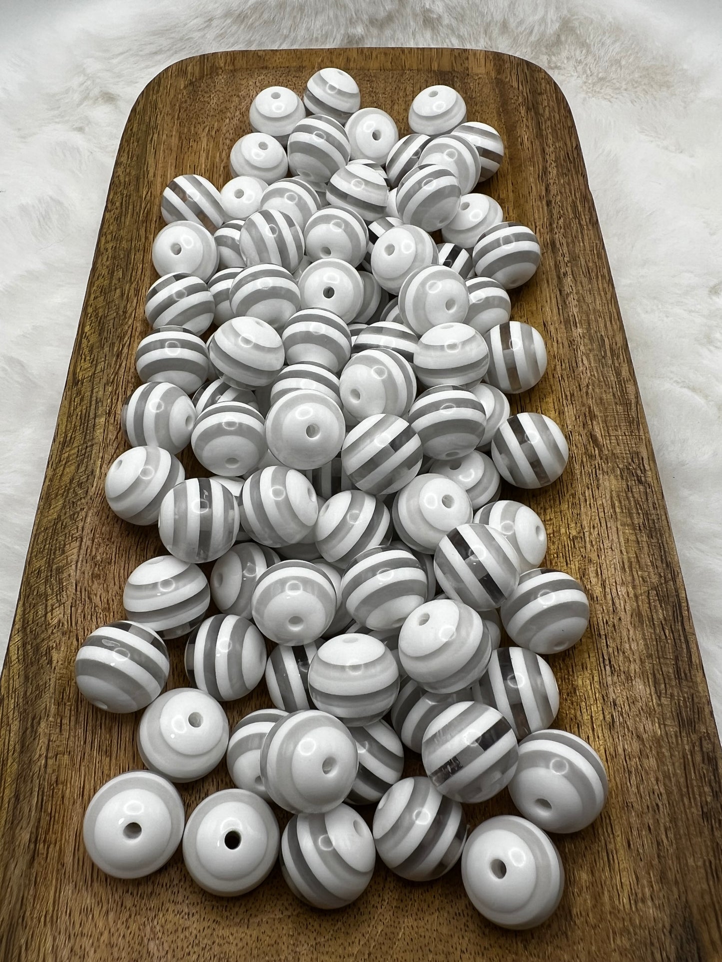 Clear & white striped 20mm bubblegum beads