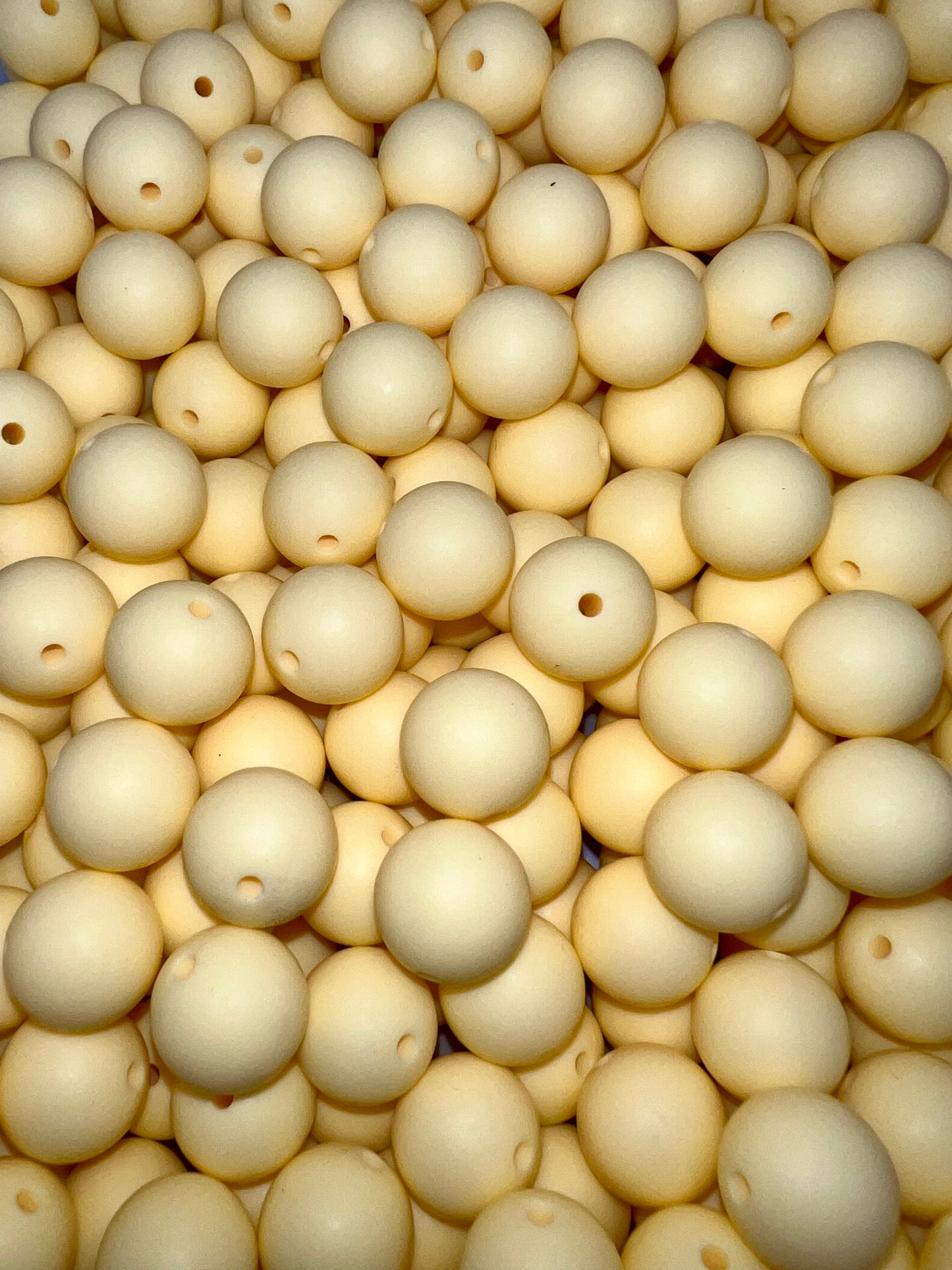 15mm light yellow solid silicone beads