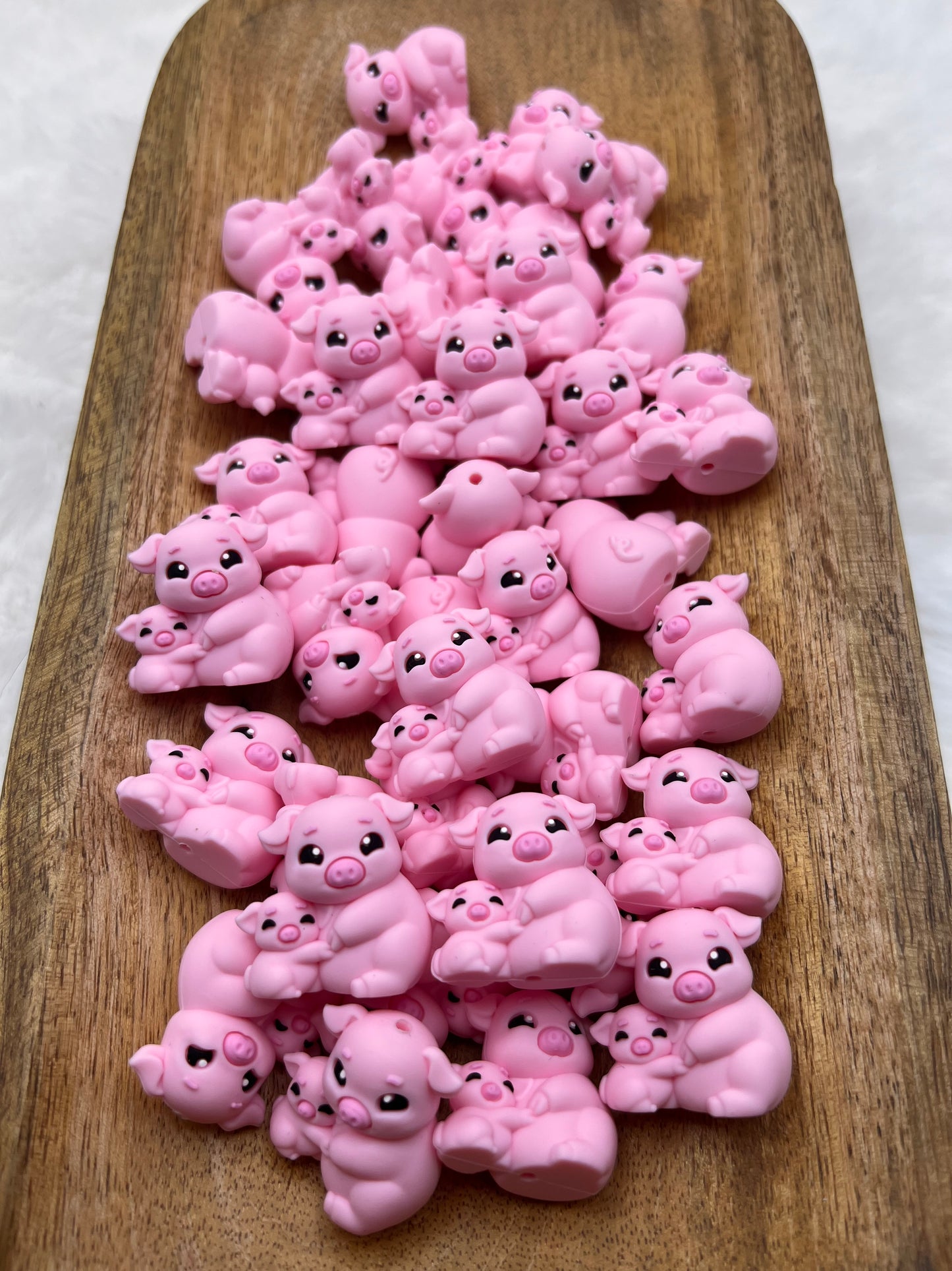 3D mama pig & baby focal