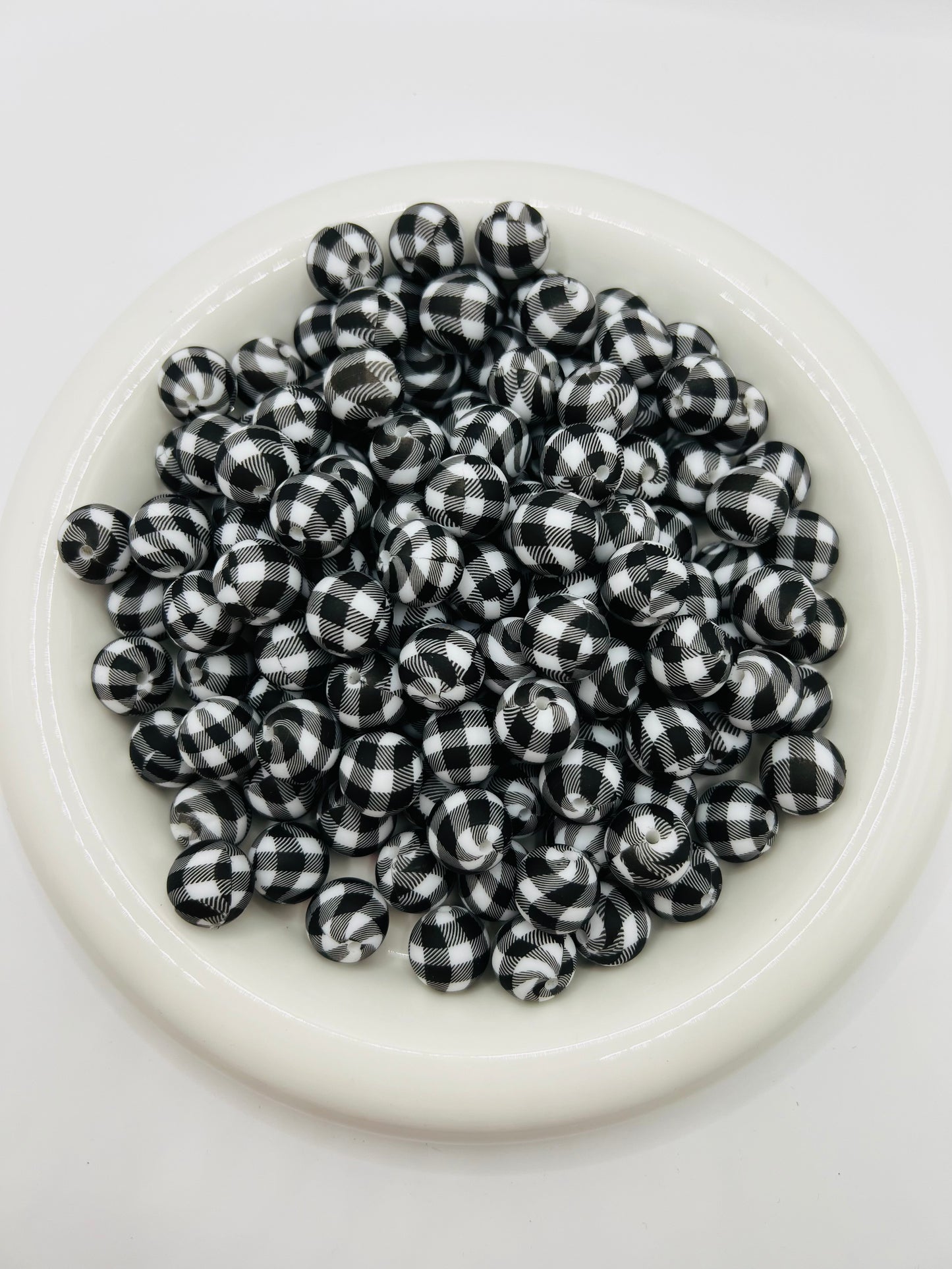 15mm black & white plaid silicone beads