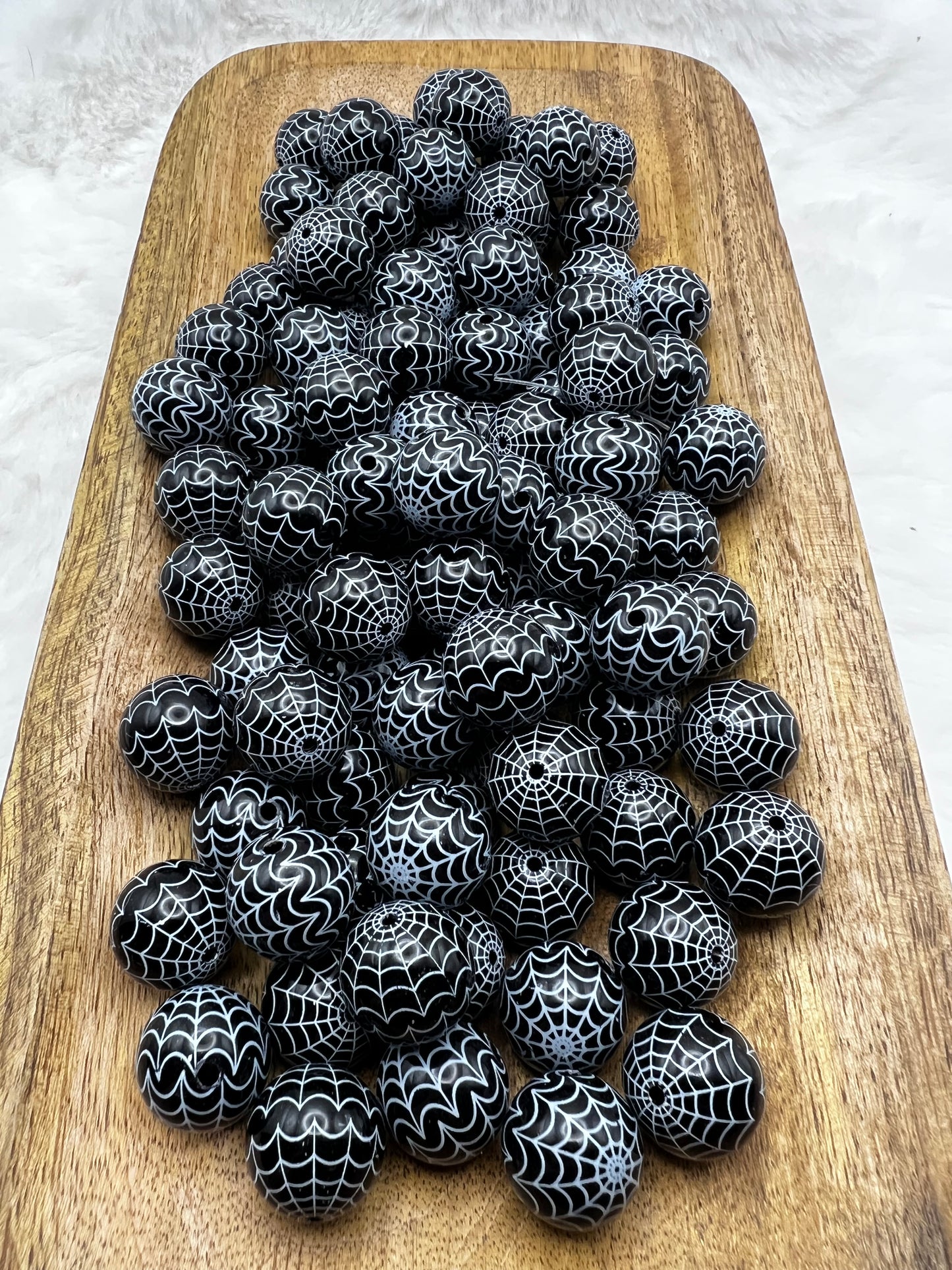 Black web 20mm bubblegum beads
