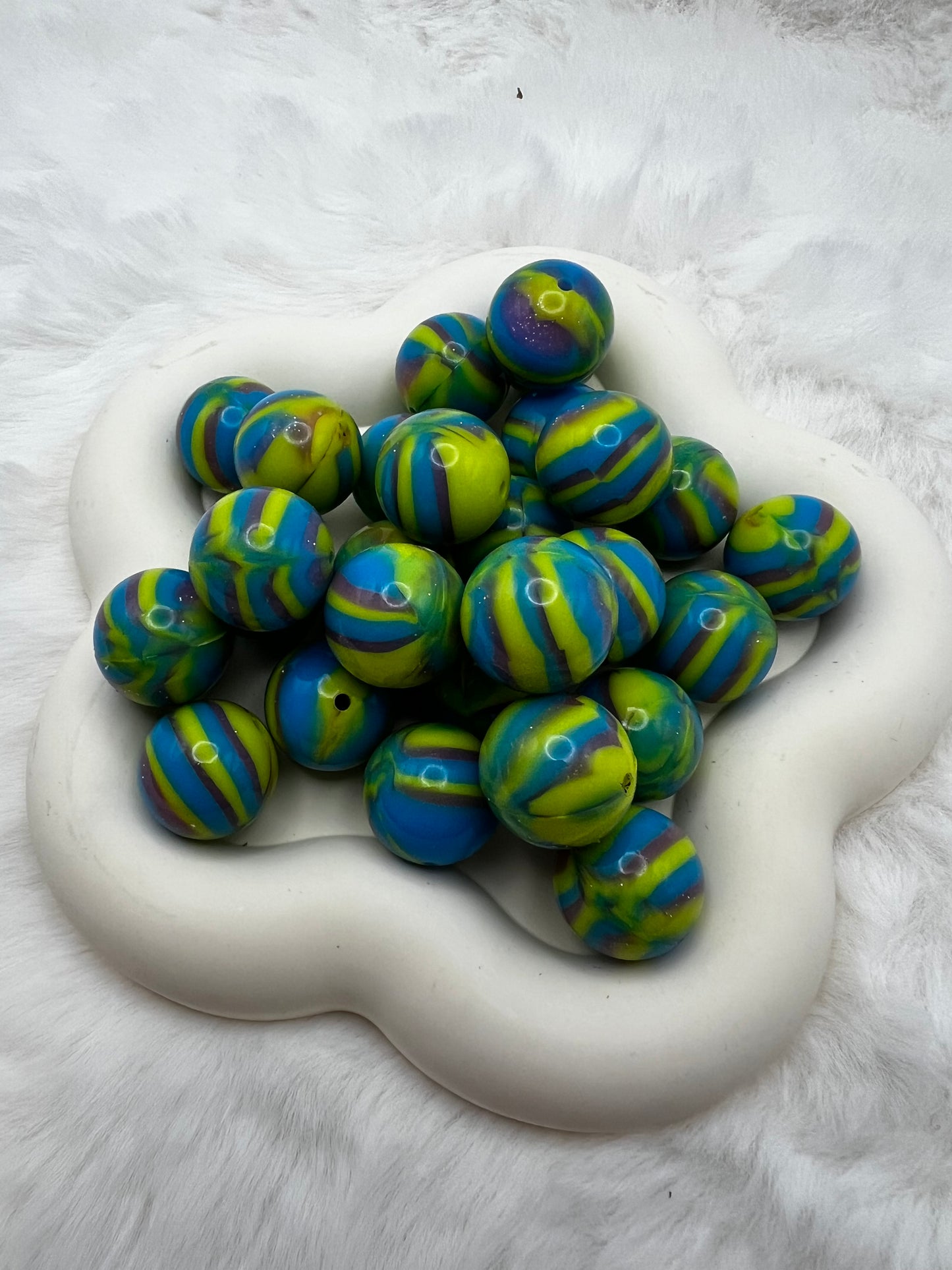 19mm blue tart shiny swirl silicone beads