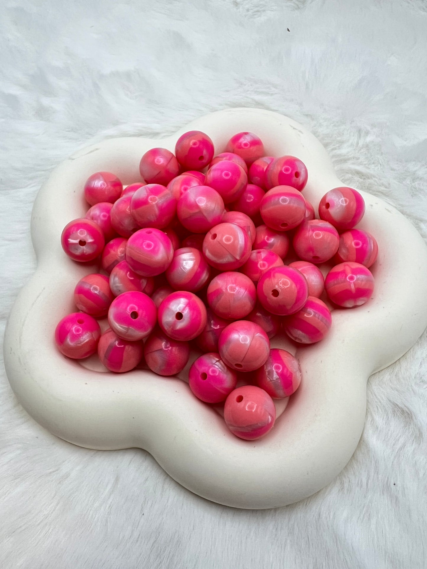 15mm it's a pink thing shiny swirl silicone beads