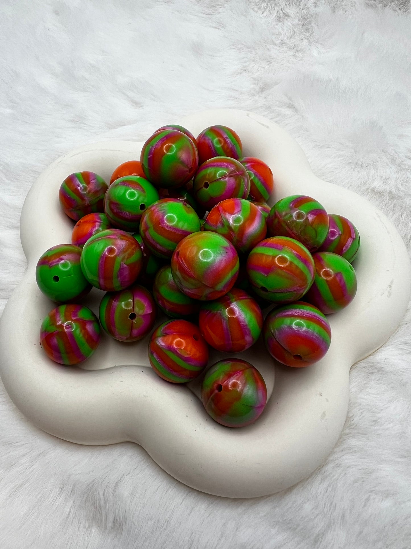 19mm spooky shiny swirl silicone beads