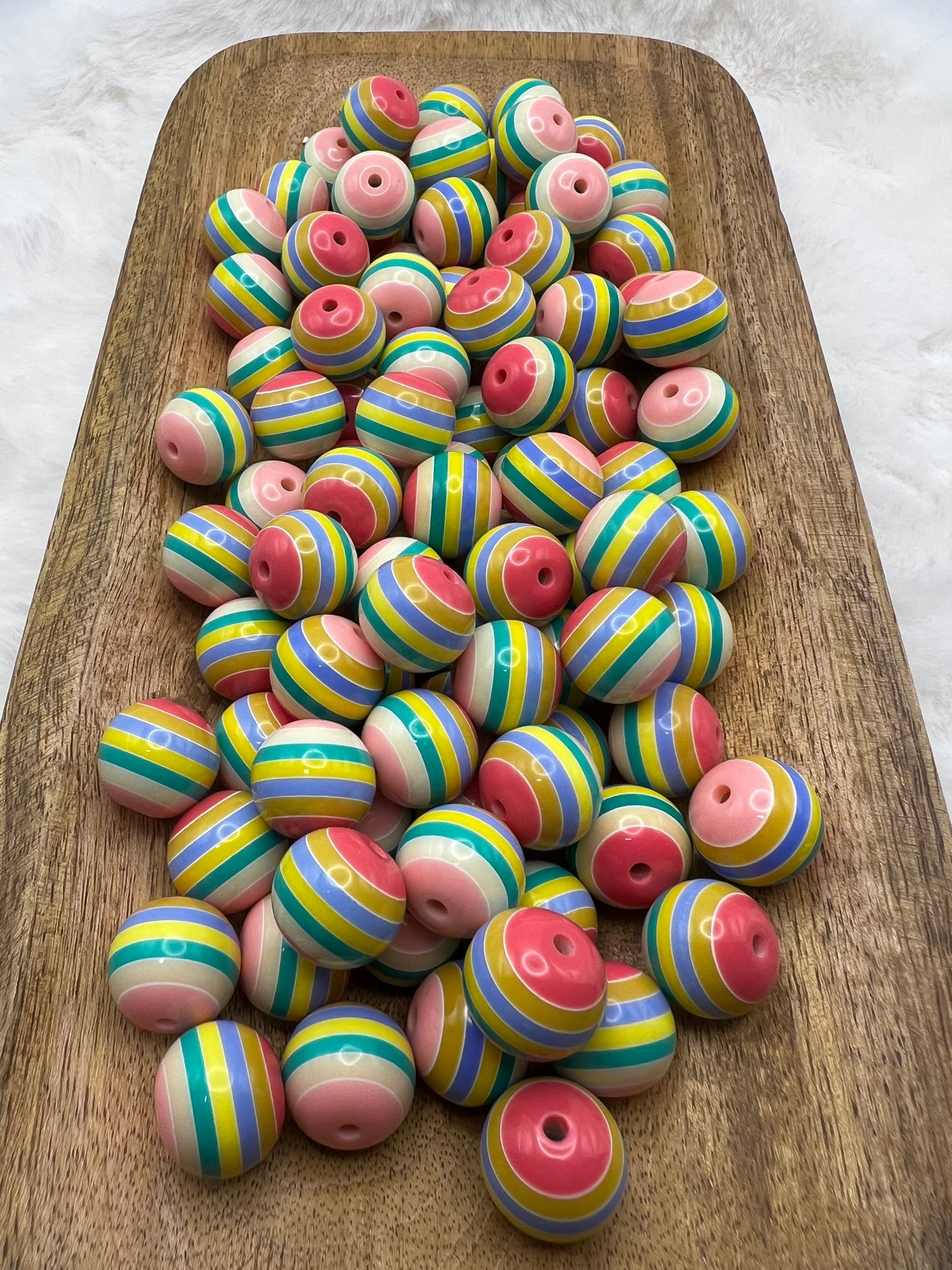 Light spring striped 20mm bubblegum beads