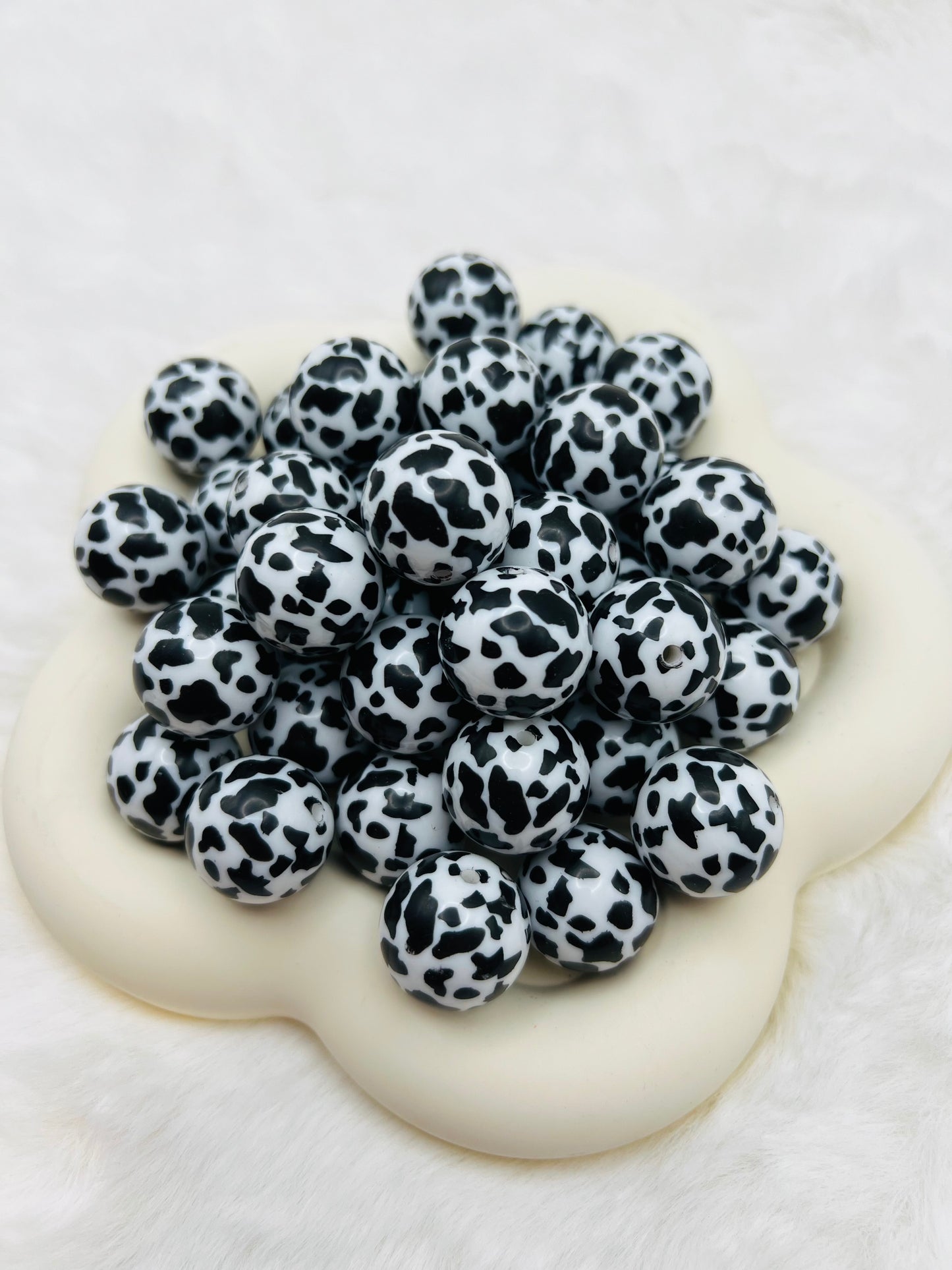 Black cow print 20mm bubblegum beads