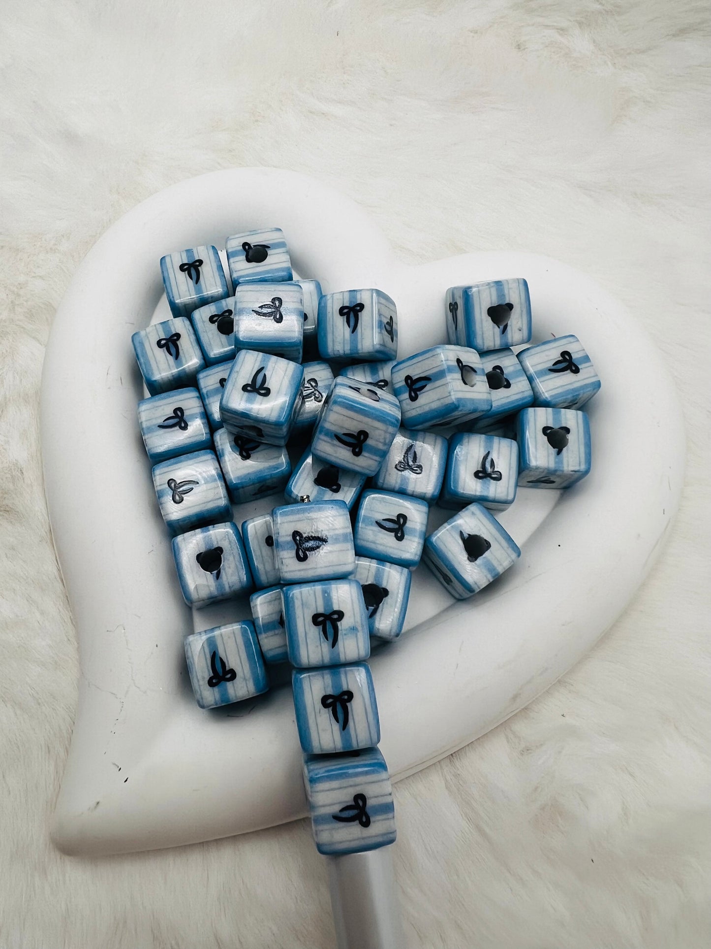16mm blue bow acrylic cube beads