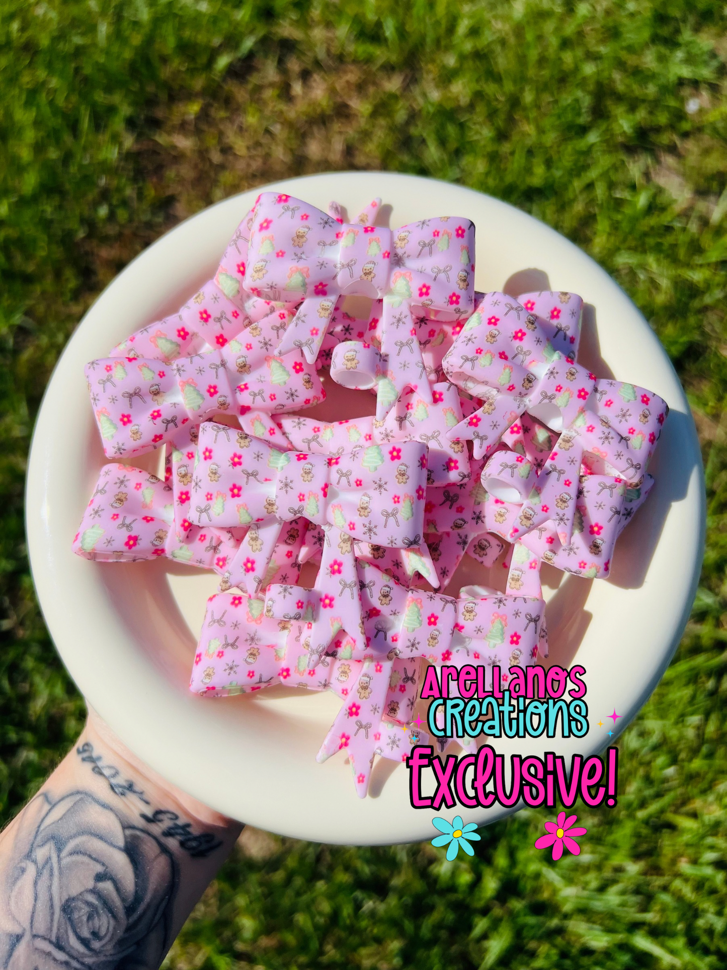 Pink winter wonderland large bow straw topper EXCLUSIVE