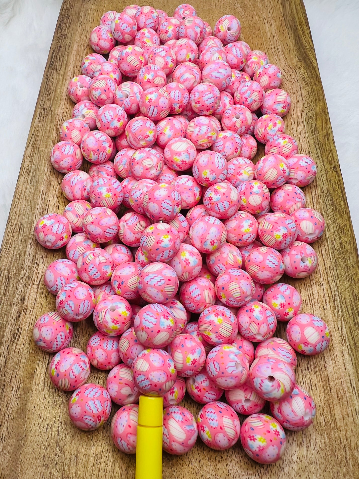 Light pink Easter egg printed 15mm silicone beads
