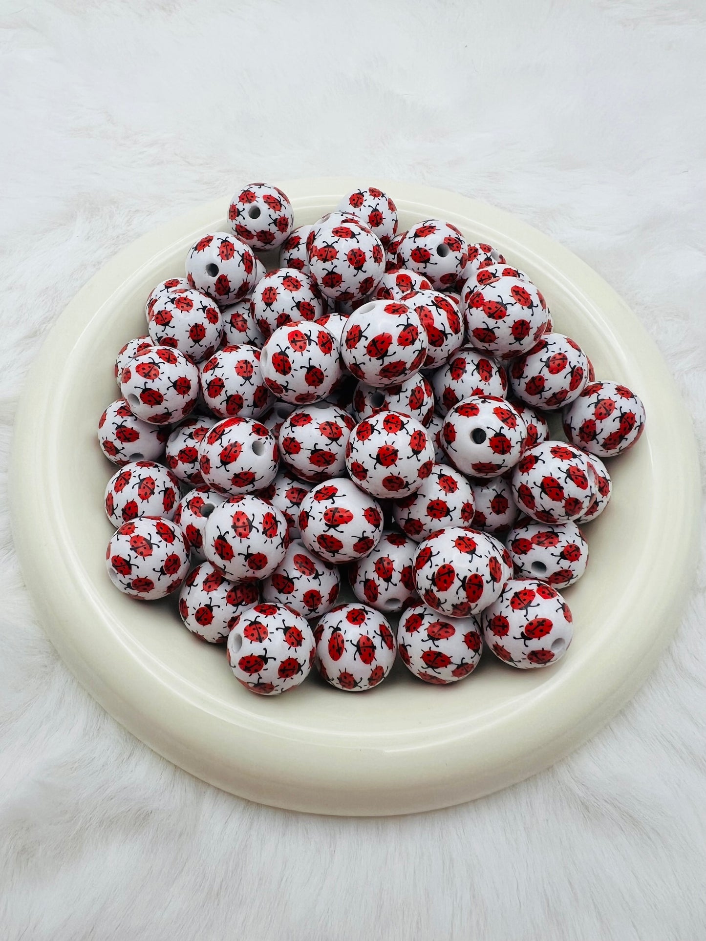 15mm lady bug acrylic beads