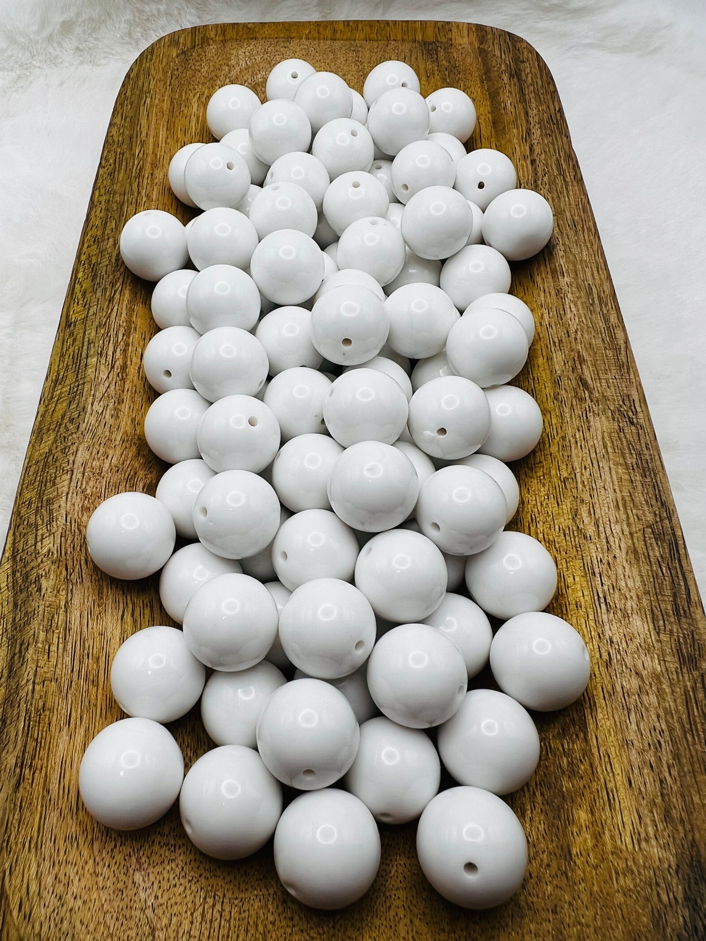 White 20mm solid bubblegum beads