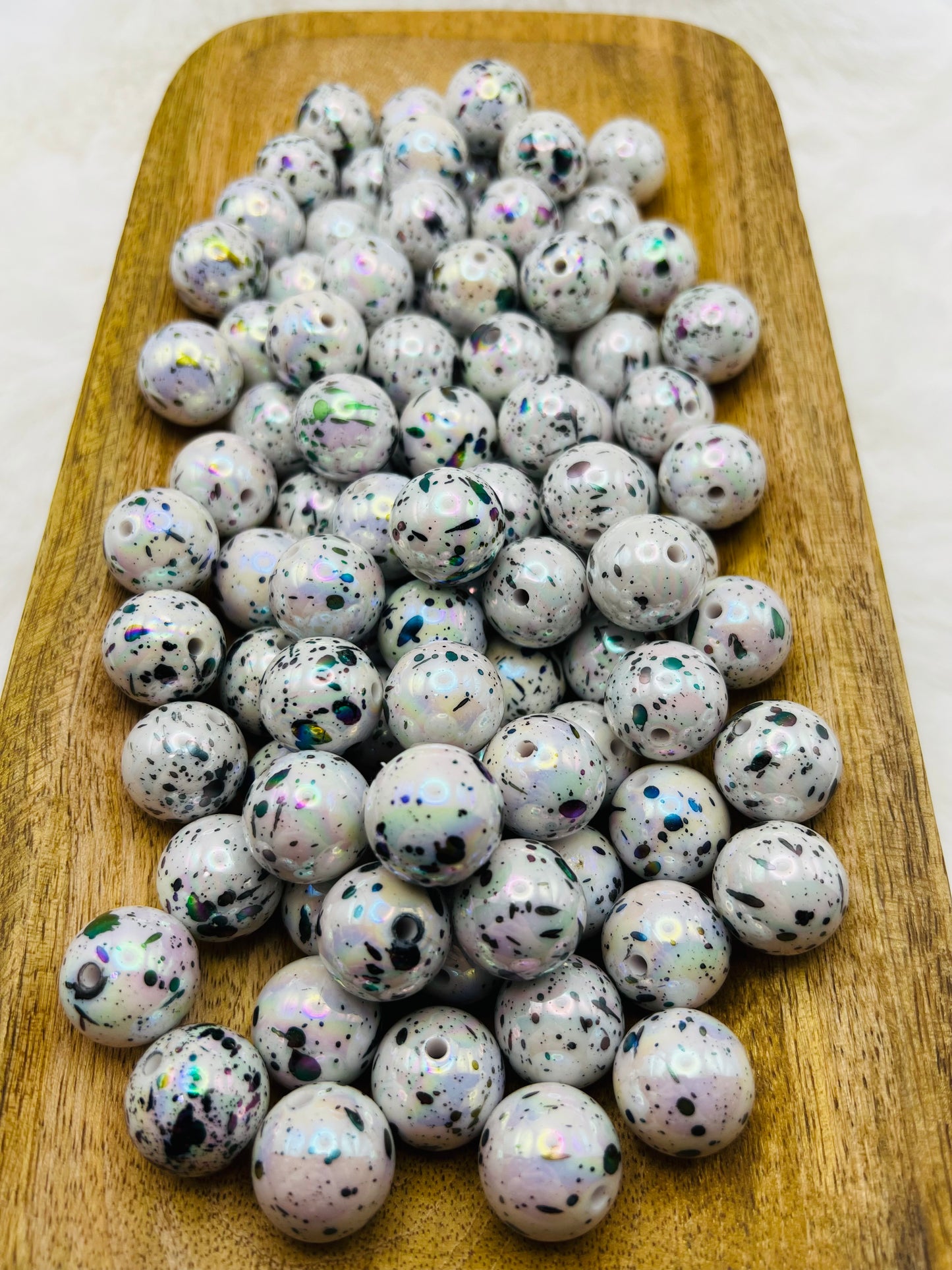 Black splattered 20mm bubblegum beads