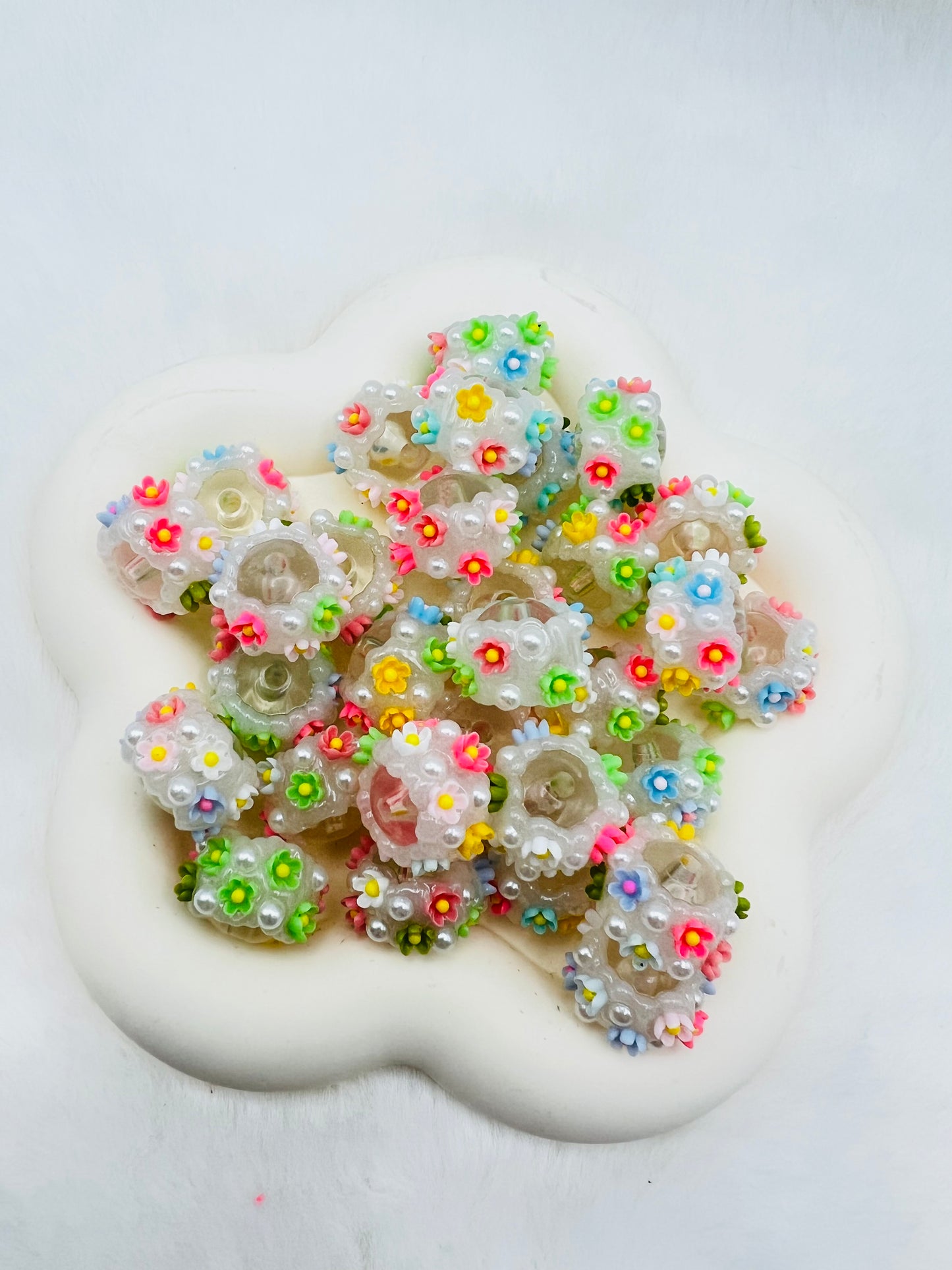 16mm hand painted acrylic flower beads