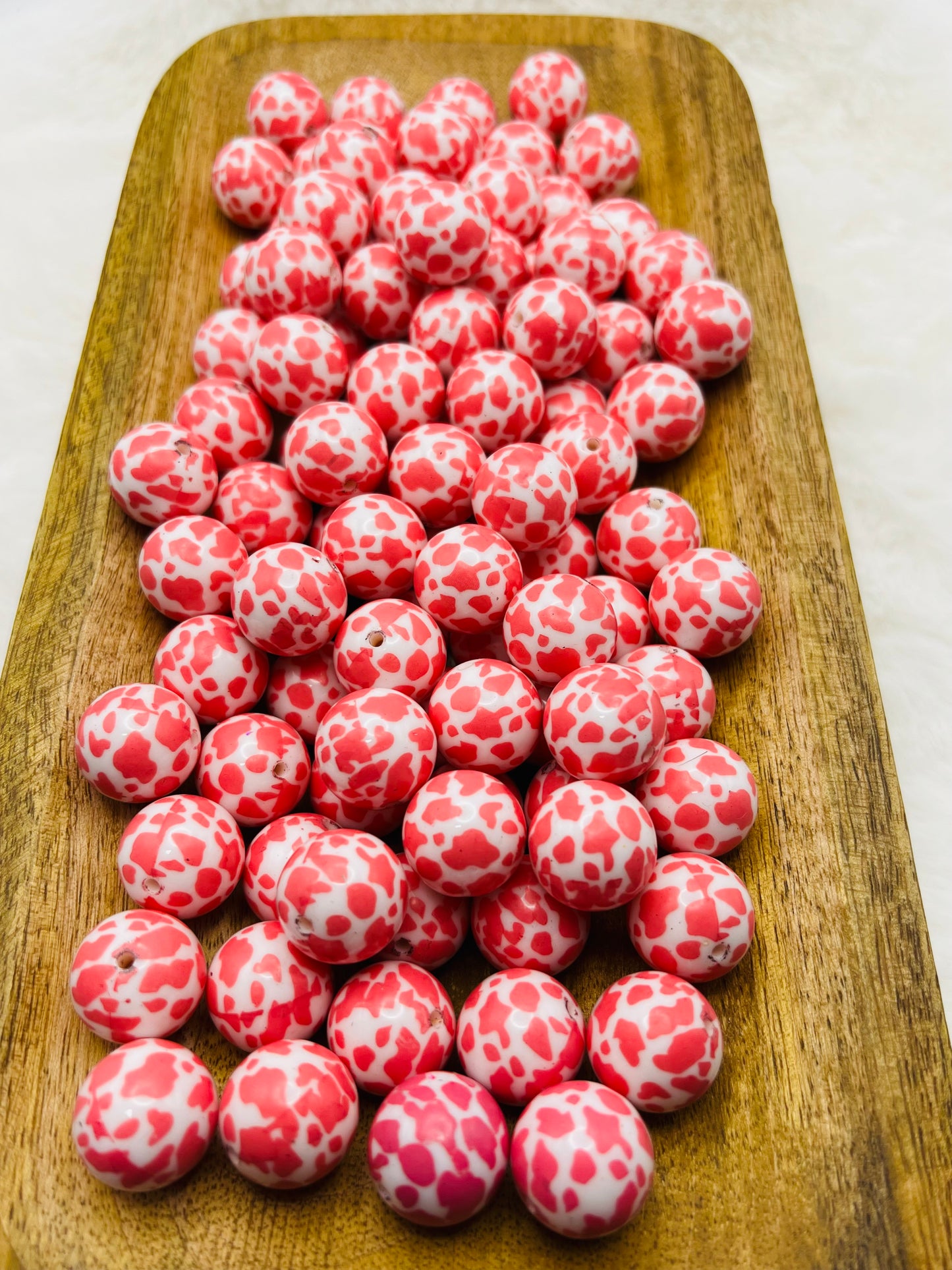 Strawberry cow print 20mm bubblegum beads
