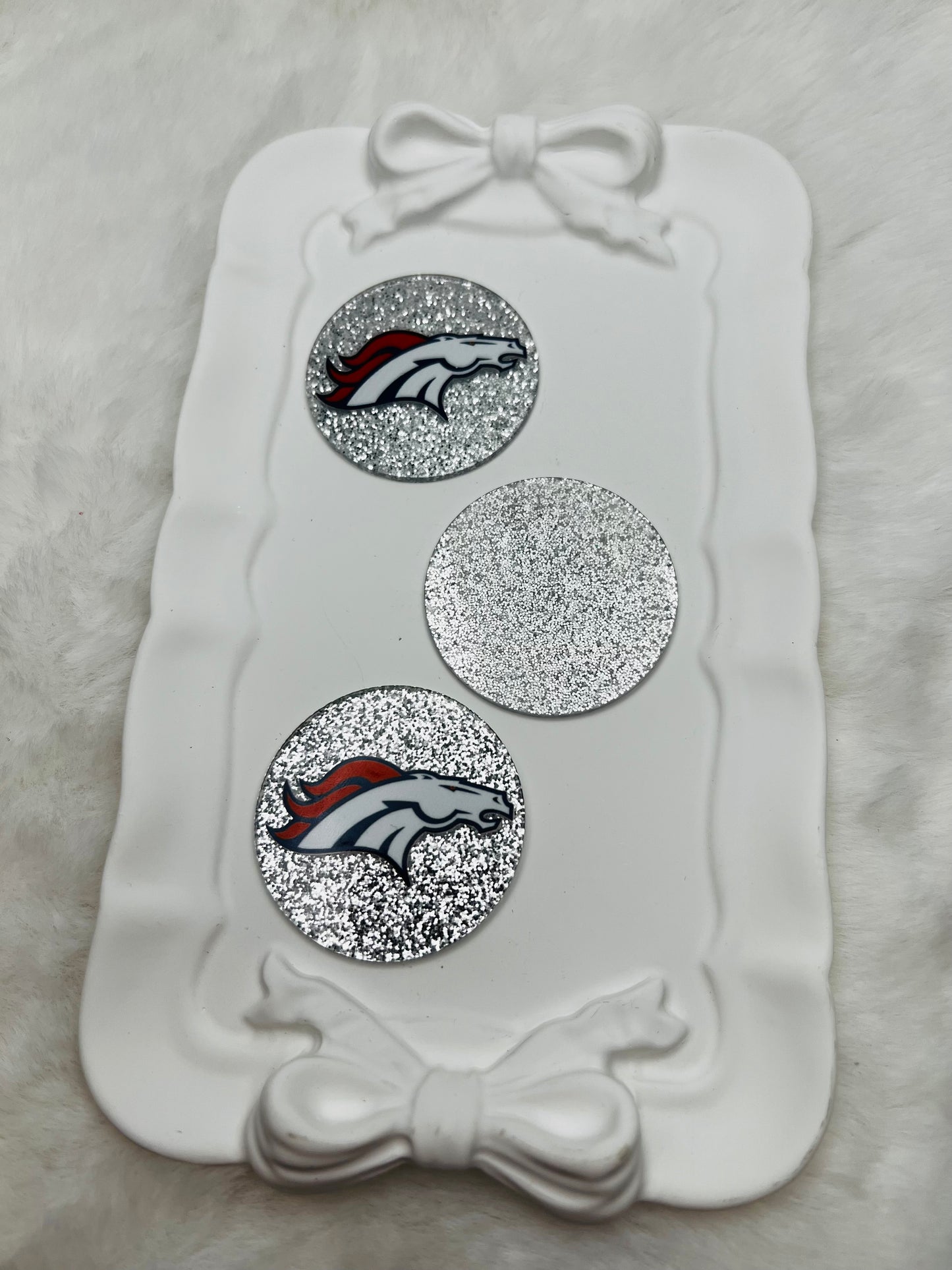 Round bronco glitter flatback acrylic