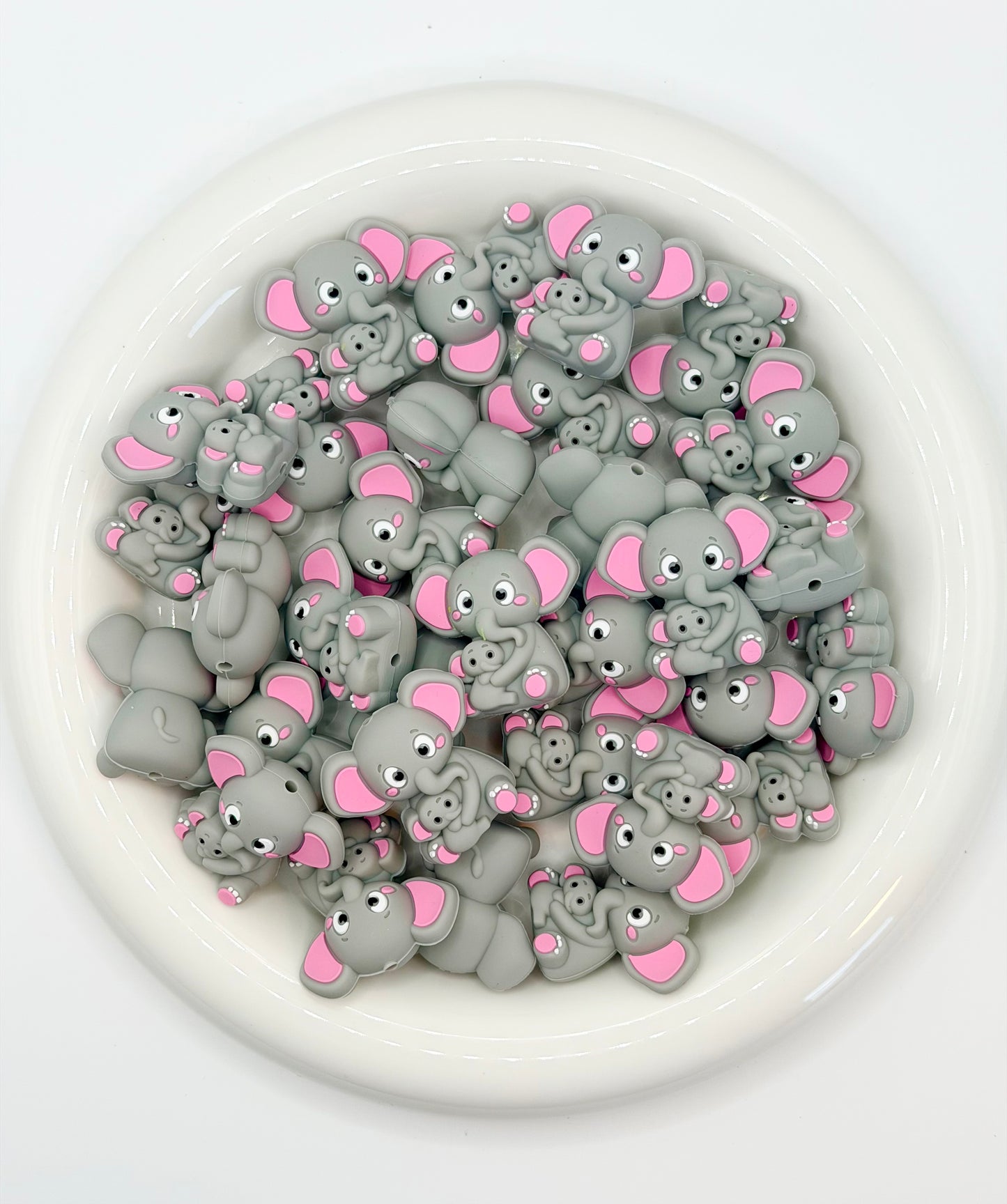 3D Mama Elephant W/ Baby Focal