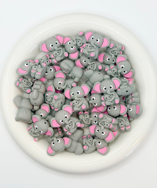3D Mama Elephant W/ Baby Focal