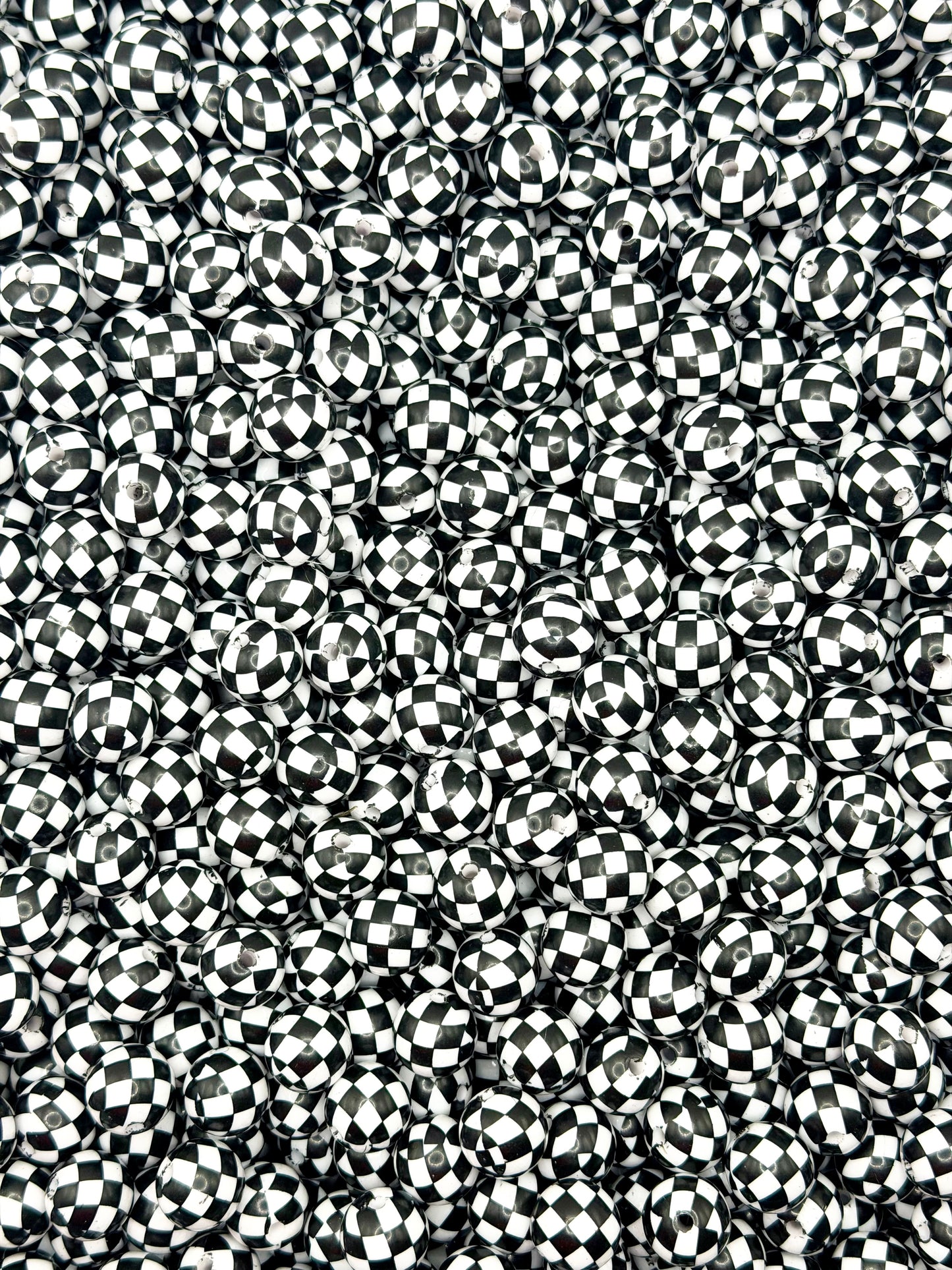 16mm checkered acrylic beads (pack of 10)