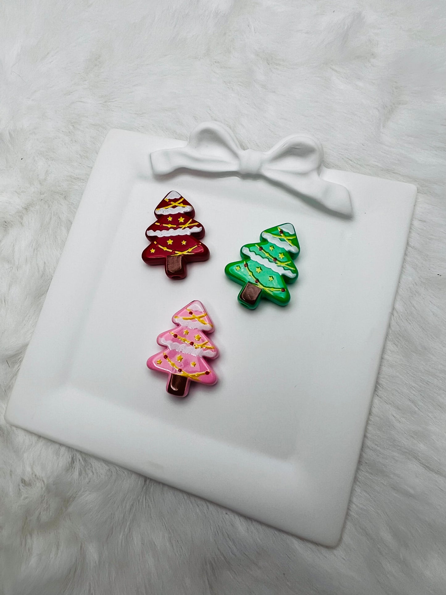 Flat Christmas tree acrylic beads (3 colors)