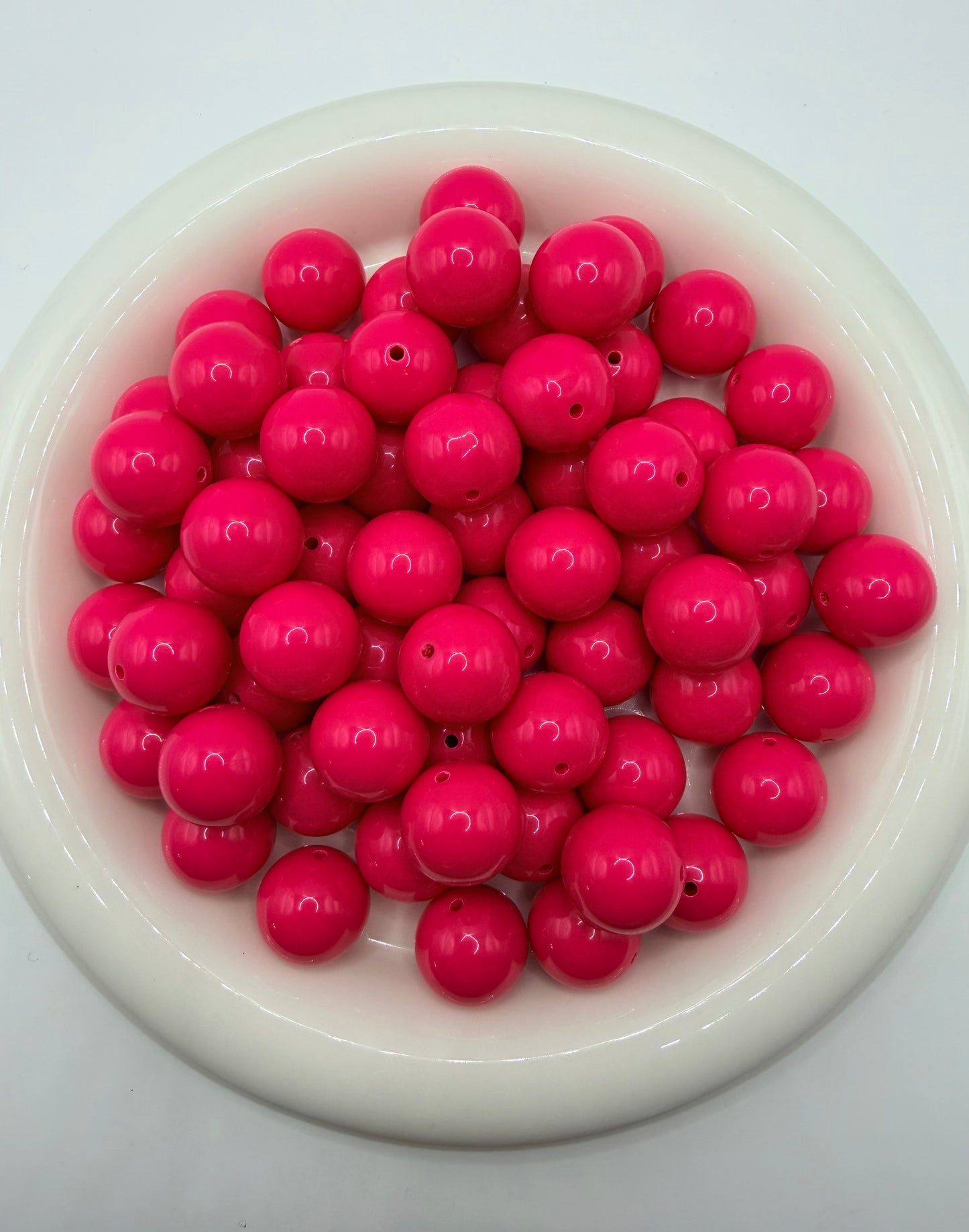 BS-130 Shocking pink 20mm solid bubblegum beads