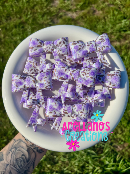 #23 lilac butterfly & daisies opal large bow straw topper