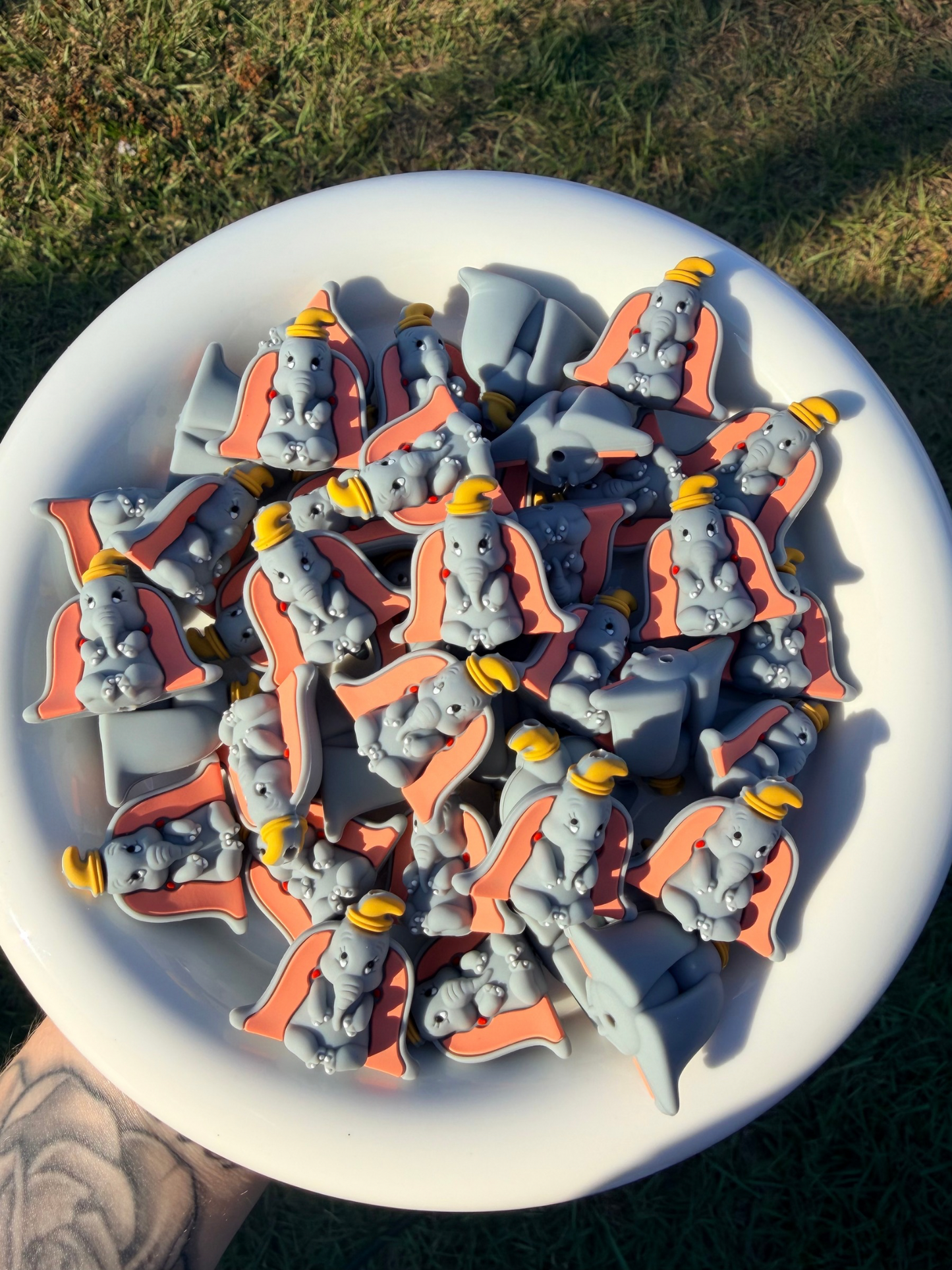 3D flying elephant focal