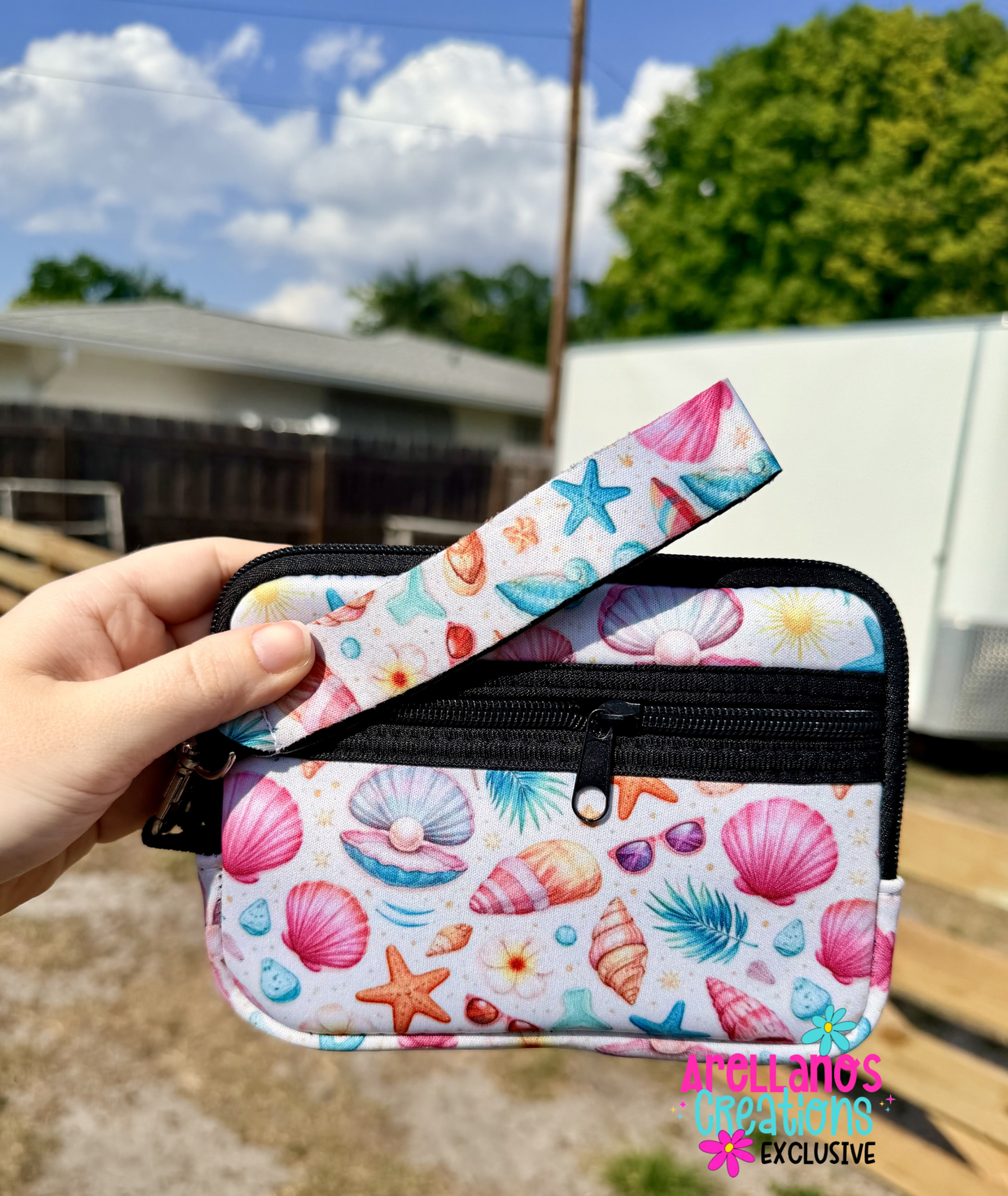 Seashells & Clams Paradise Wristlet Wallet (1ct) EXCLUSIVELY