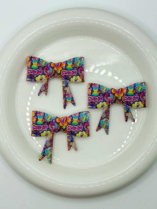 #304 Groovy Mystery Crew large bow focal (1ct)