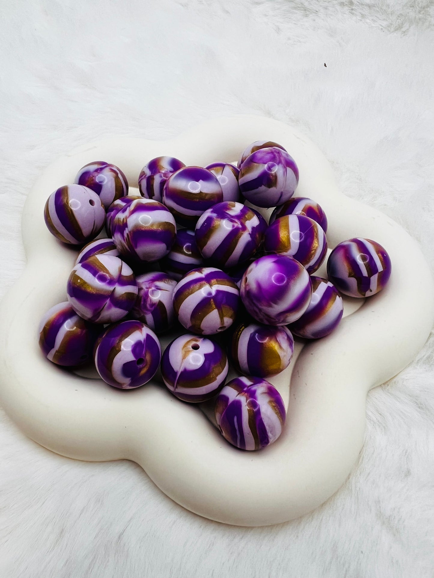 19mm purple taffy shiny swirl silicone beads