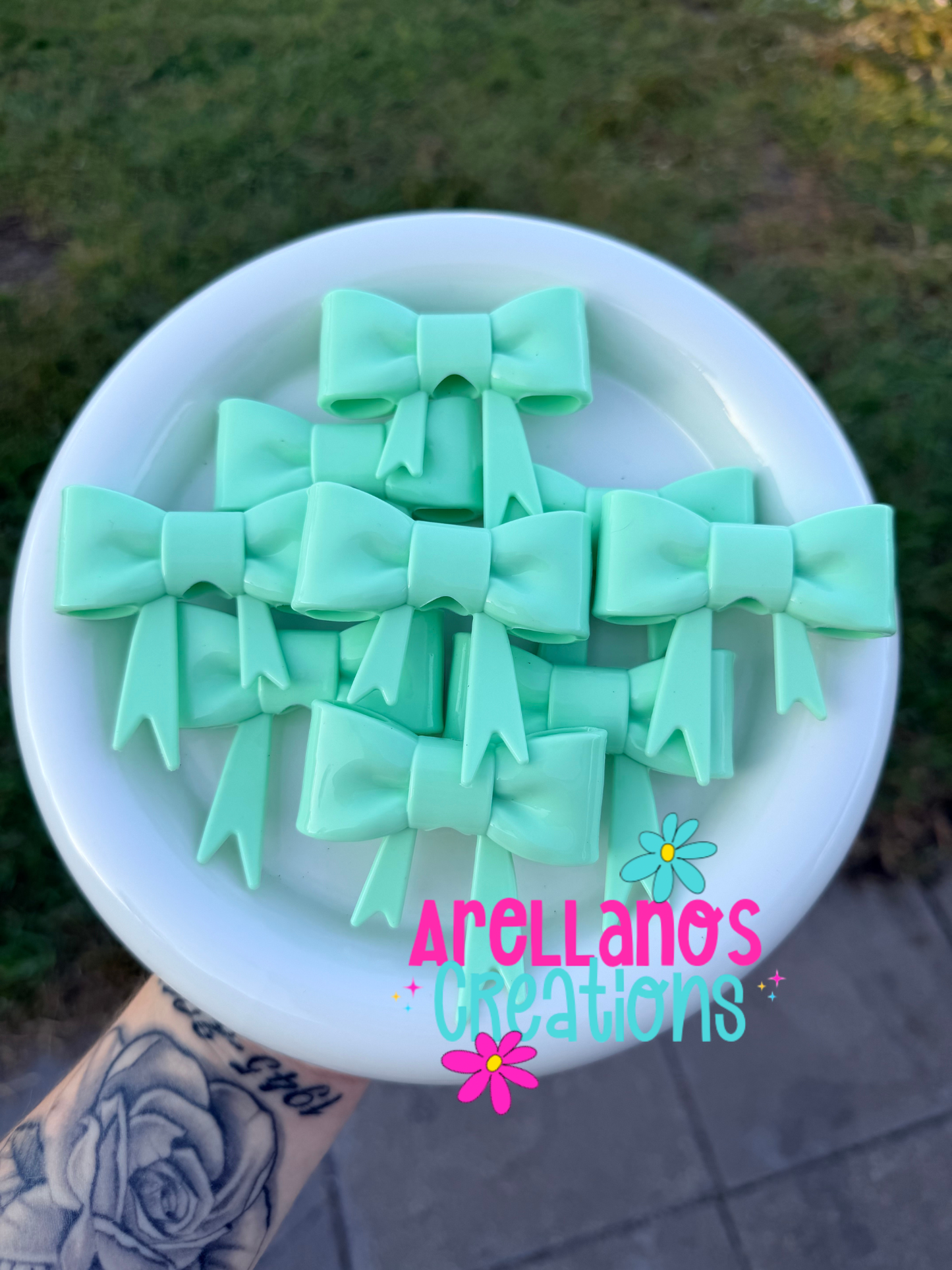 #154 mint shiny large bow FOCAL