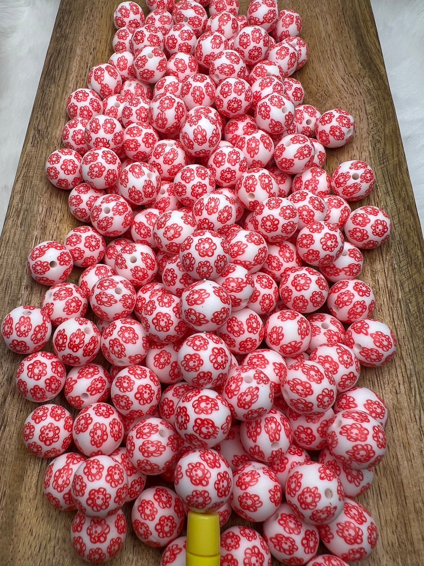 Smiley daisy flower 15mm printed silicone beads