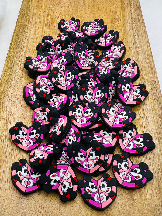 Pink & black mouse love heart focal