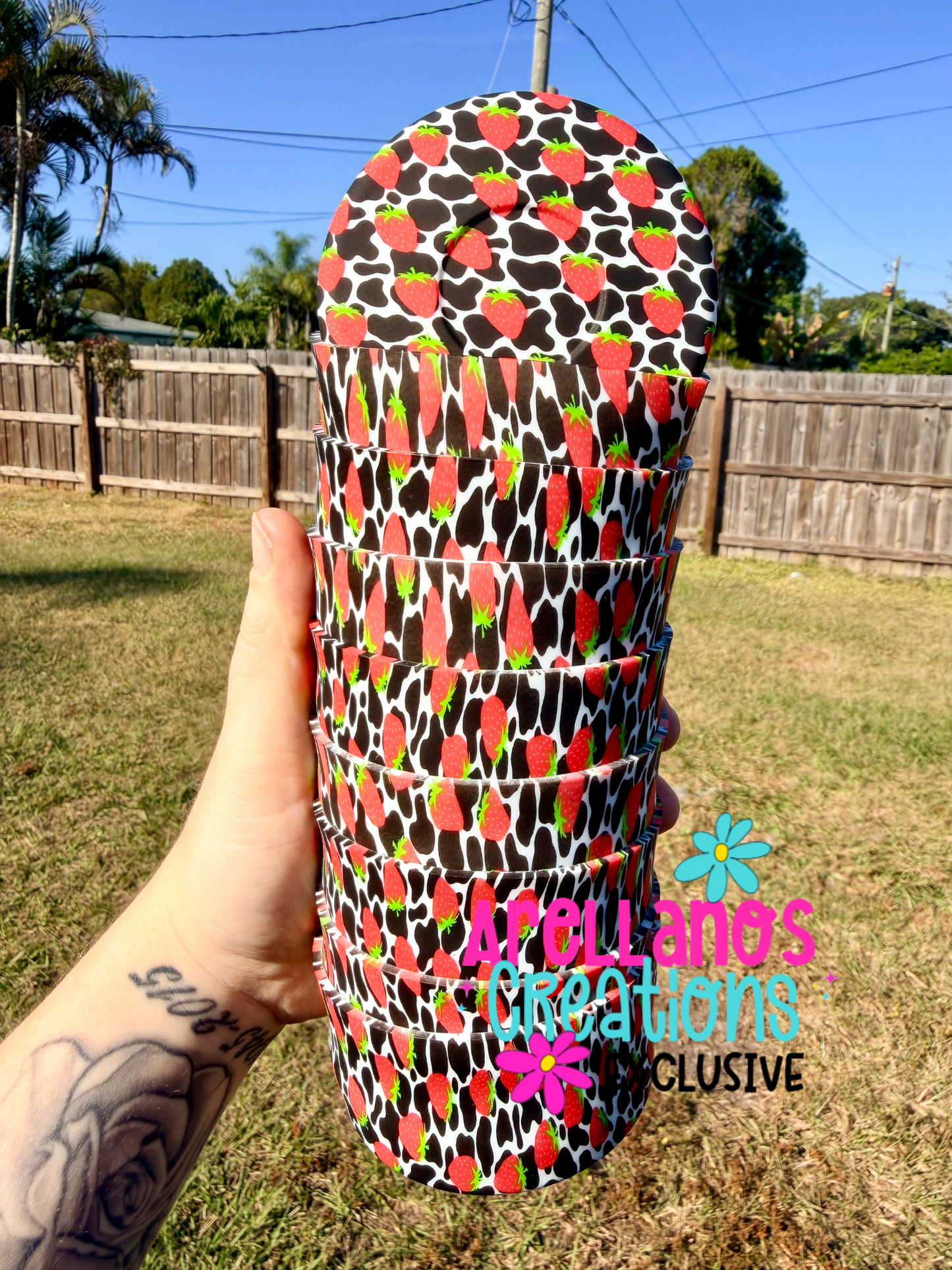 TB-121 strawberry cow print silicone tumbler boot (1PC) EXCLUSIVE