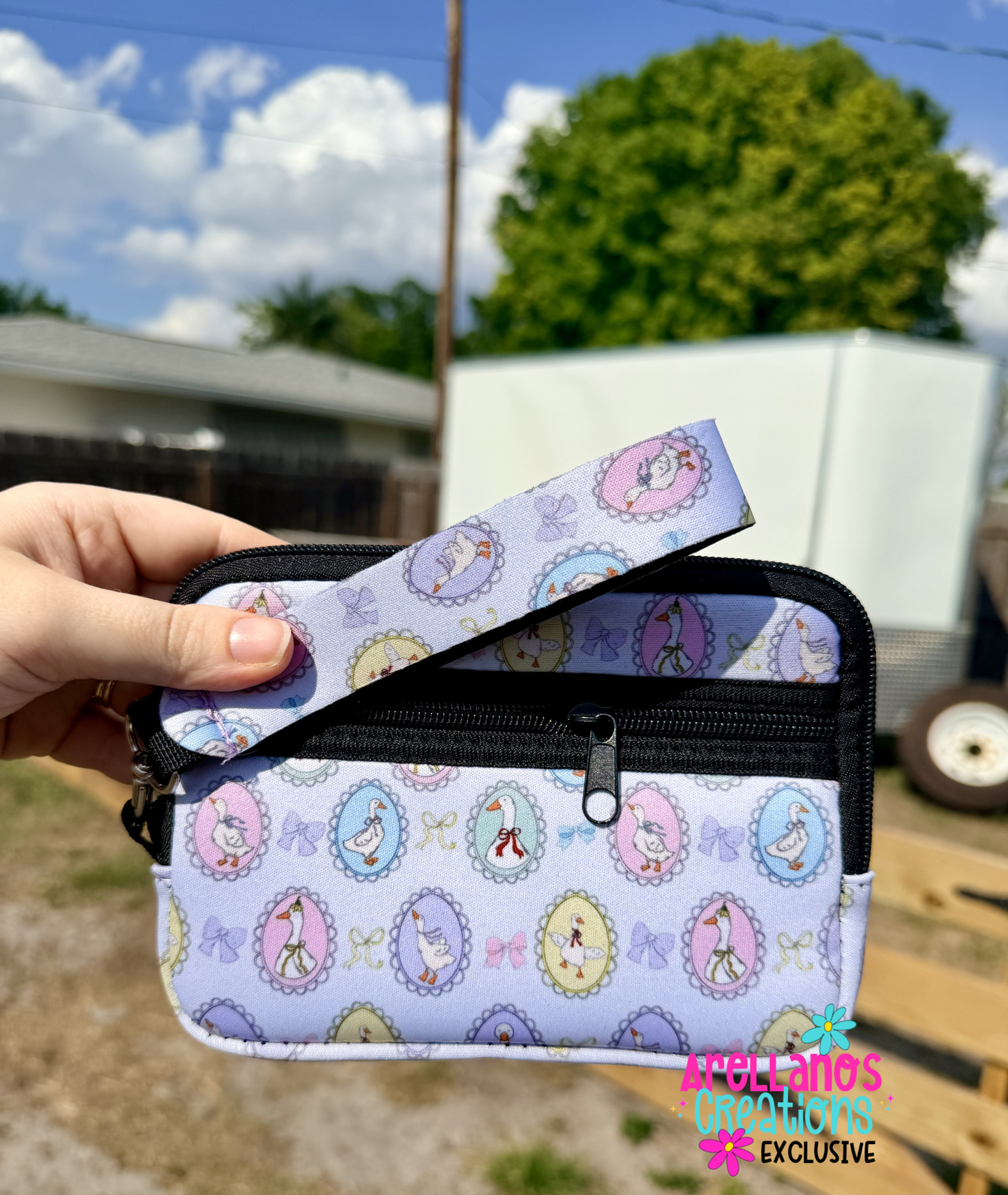 Vintage Goose & Bows Wristlet Wallet (1ct) EXCLUSIVE