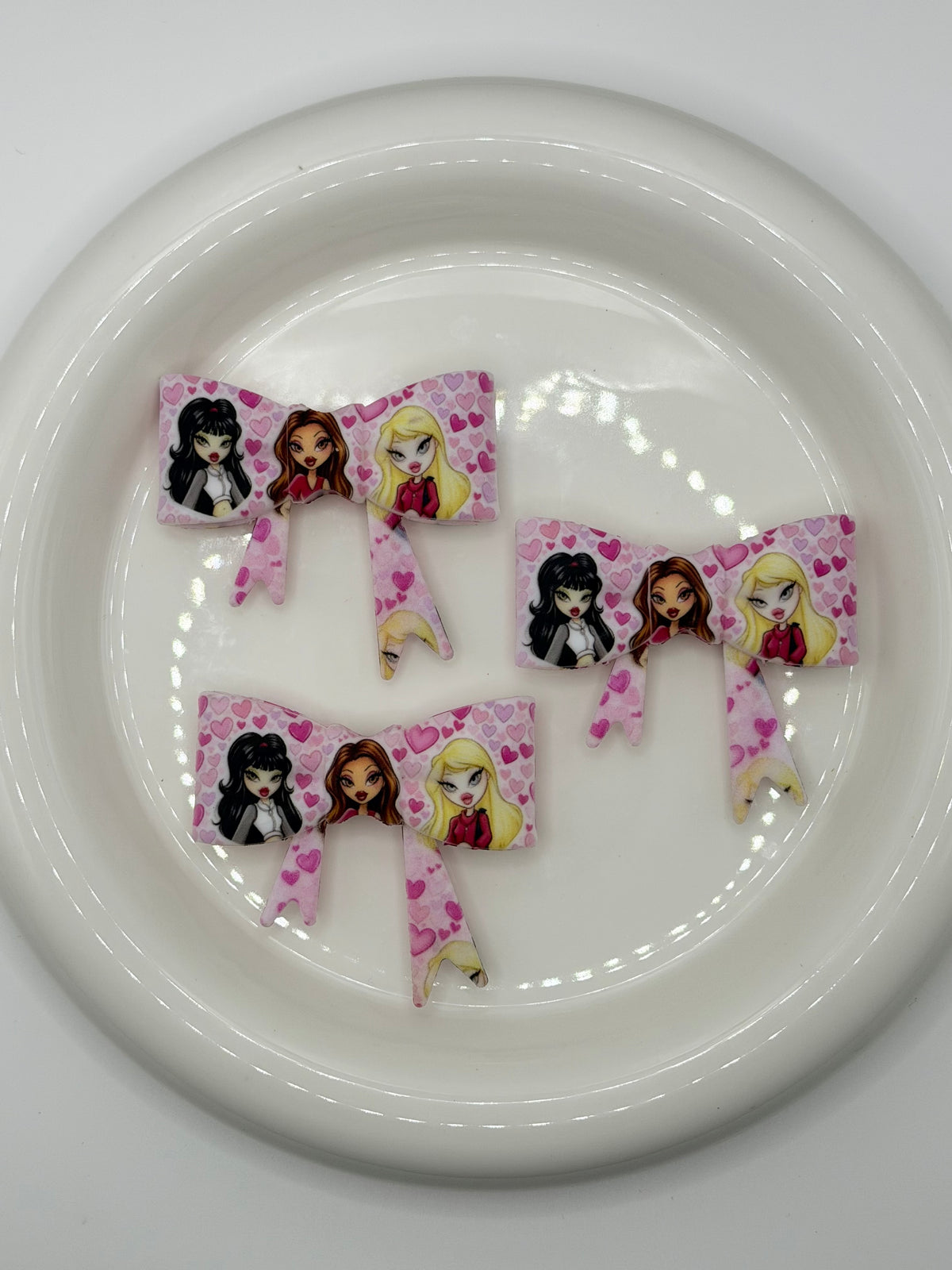 #331 Brtz Doll large bow focal (1ct)