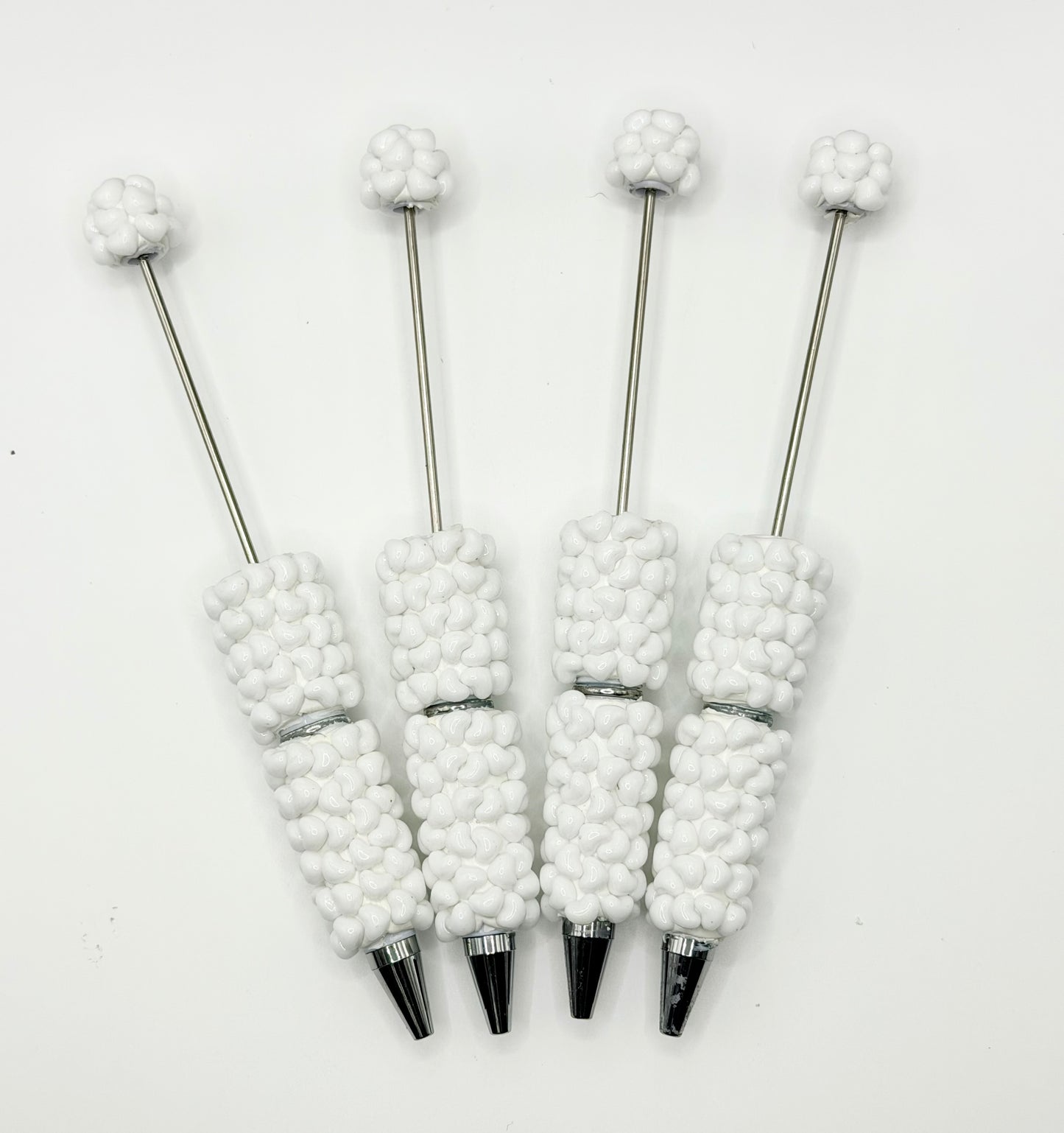 White Hearts fancy clay beadable pen (1ct)