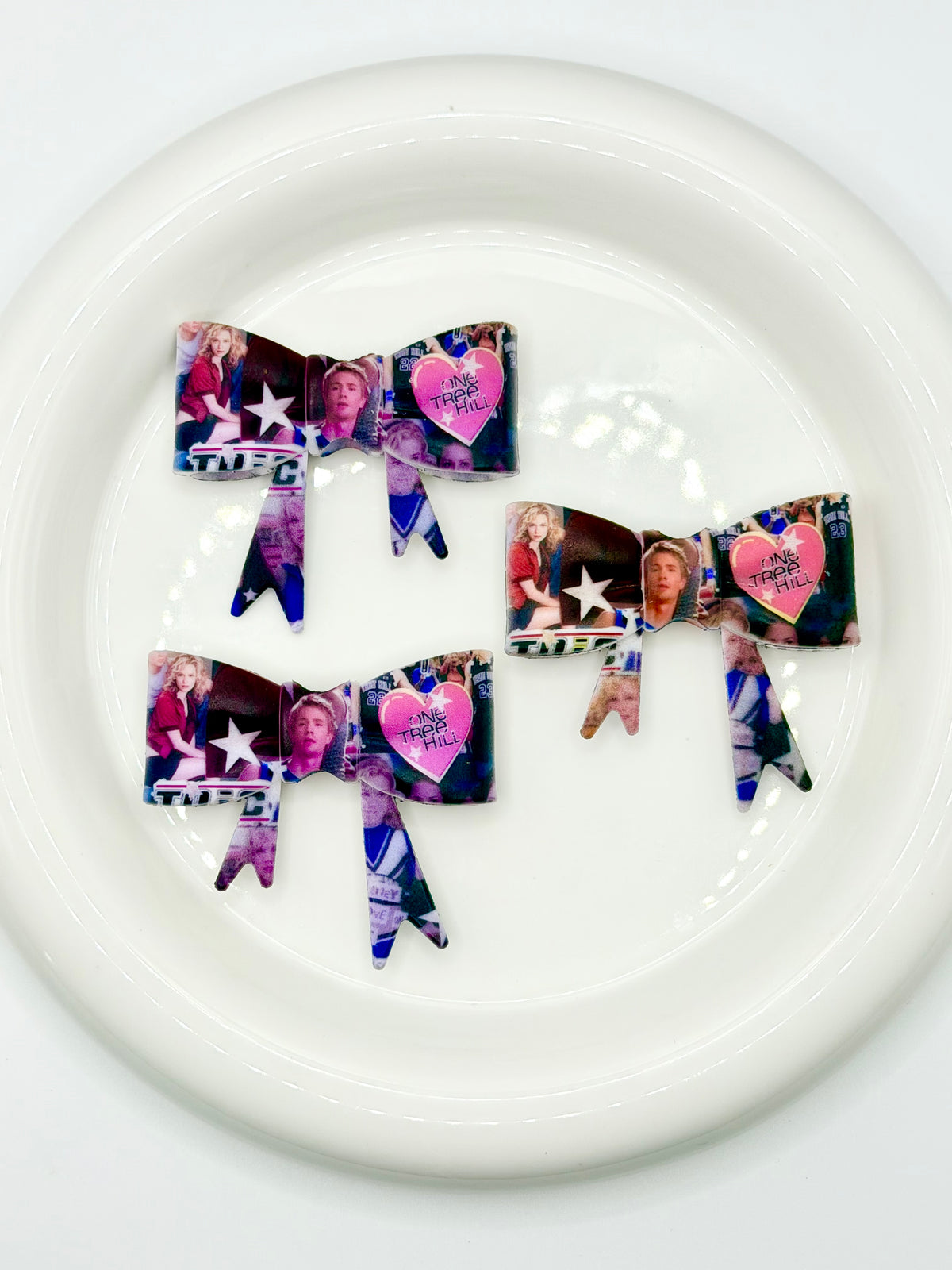 #137 One Tree Hill large bow focal (1ct)