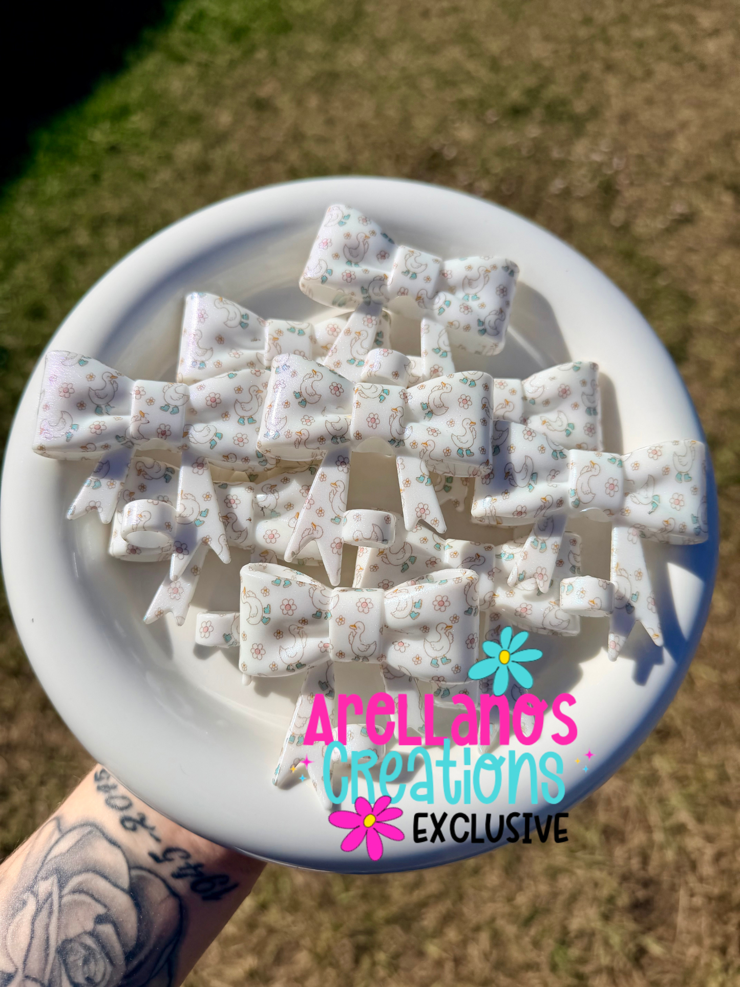 #182 silly goose daisy opal large bow straw topper EXCLUSIVE