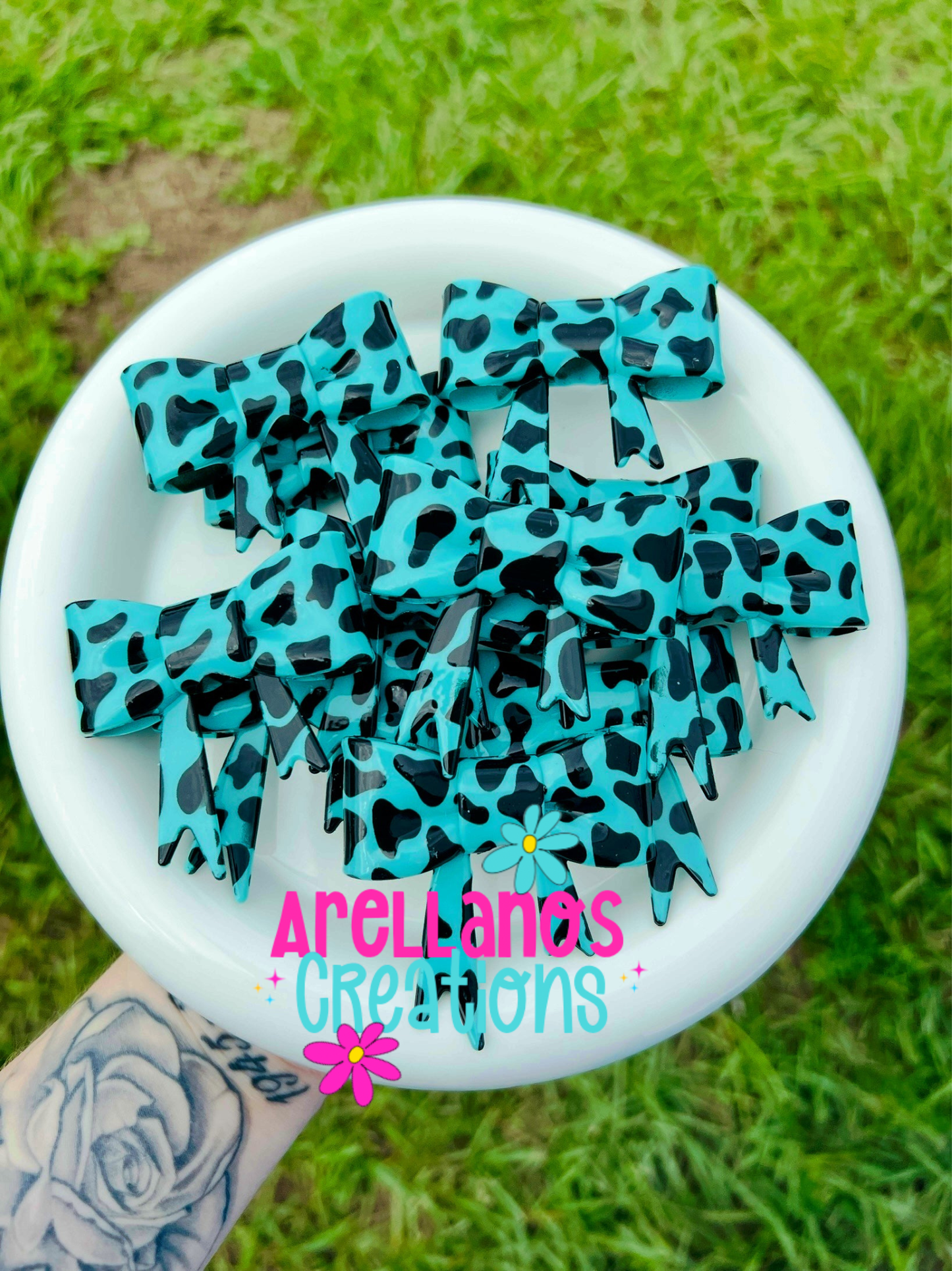 #44 turquoise bow cow print shy large bow focal