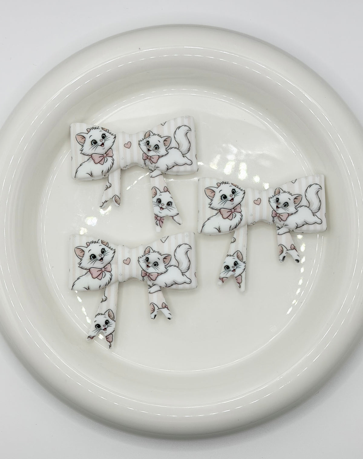 #138 Marie Kitty large bow focal (1ct)