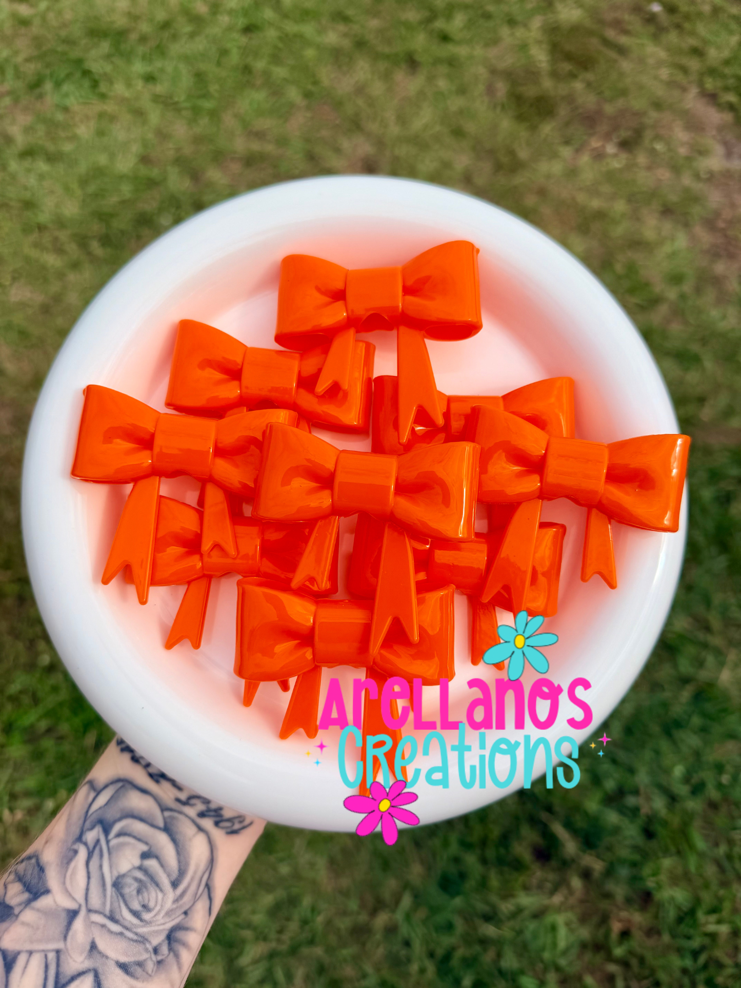 #156 bright orange shiny large bow FOCAL