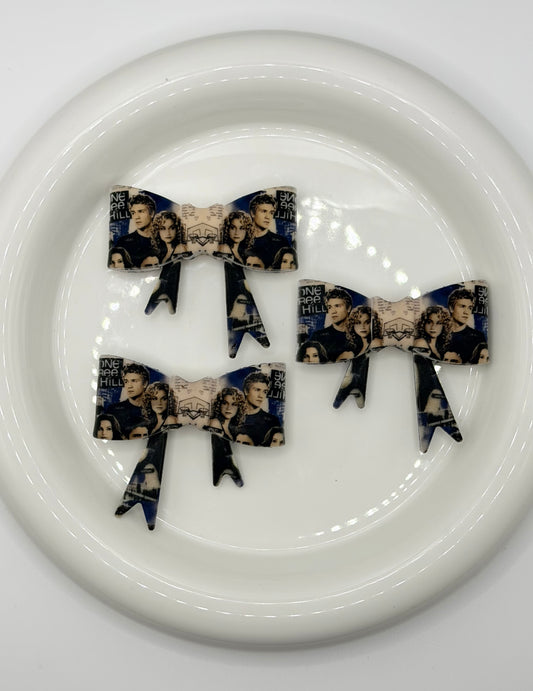 #313 One Tree Hill large bow focal (1ct)