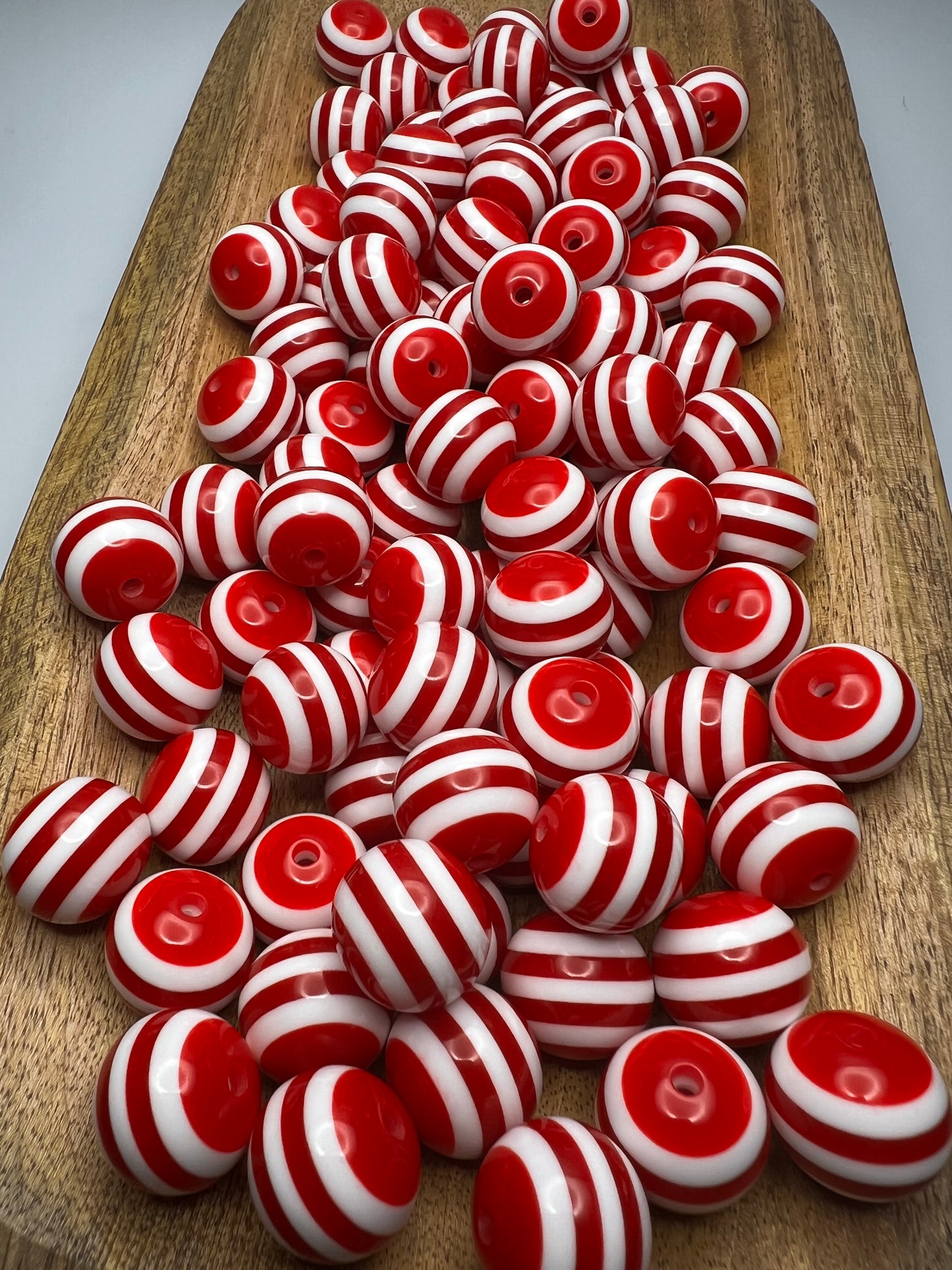 Red & White Stripe 20mm Bubblegum Beads (Pack of 5)