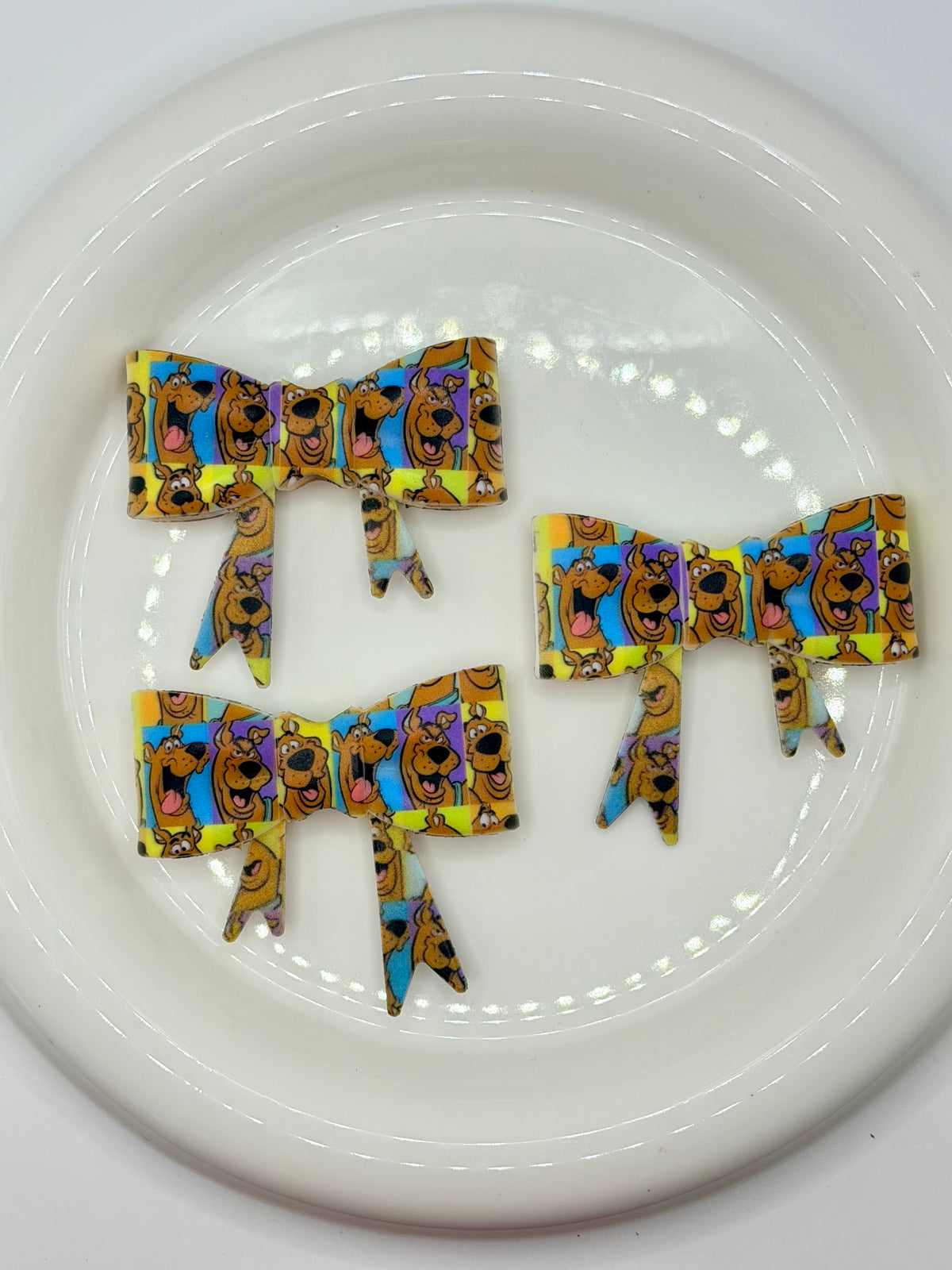 #20 Ruh-Roh pup large bow focal (1ct)