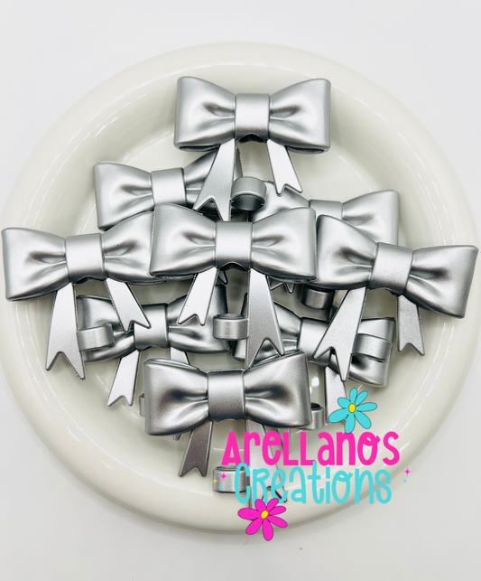 #93 silver metallic large bow straw topper