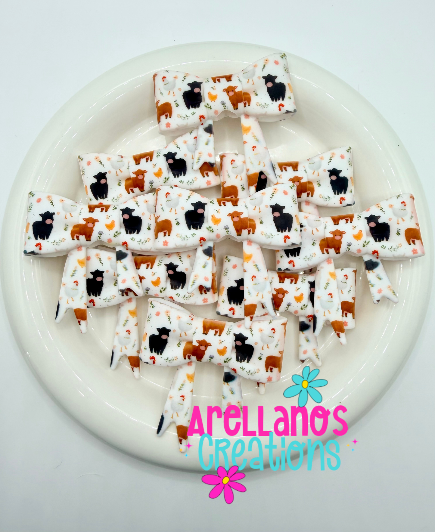 #199 Highland Cows Large Bow Focal