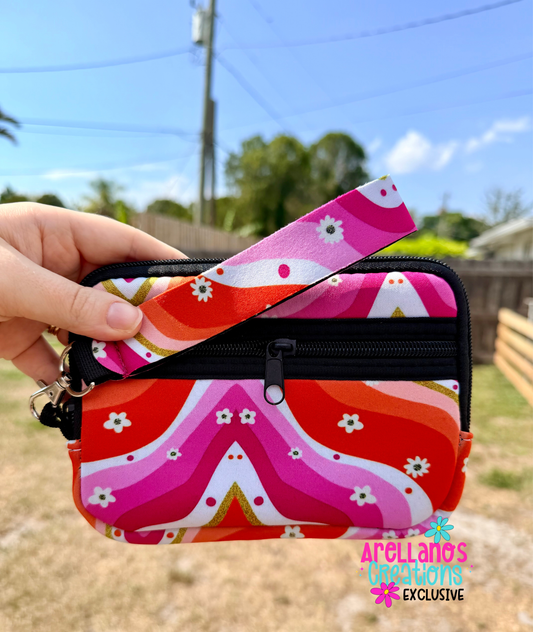 Groovy Daisy Swirl Wristlet Wallet (1ct) EXCLUSIVE