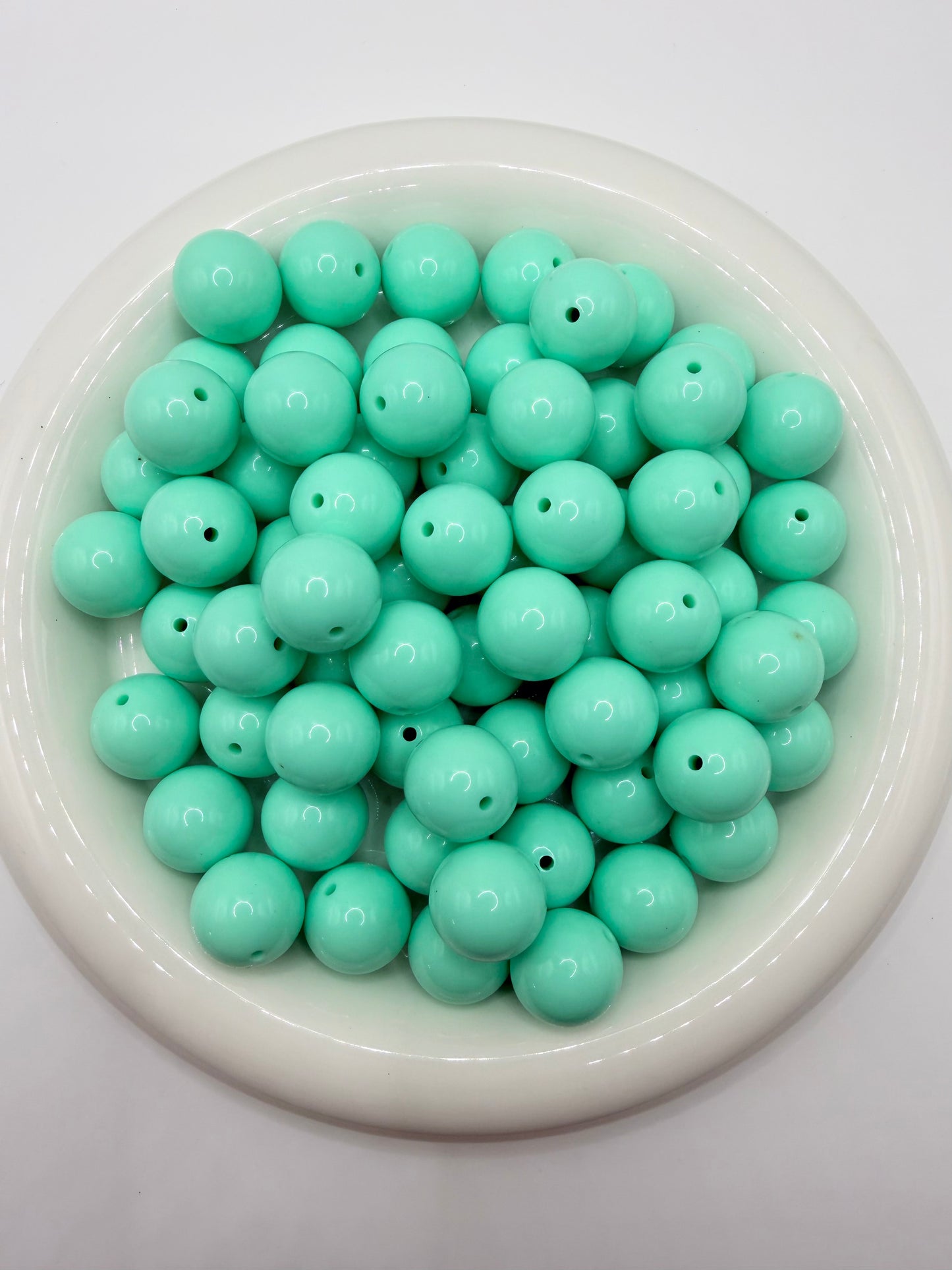 BS-123 Mint 20mm solid bubblegum beads